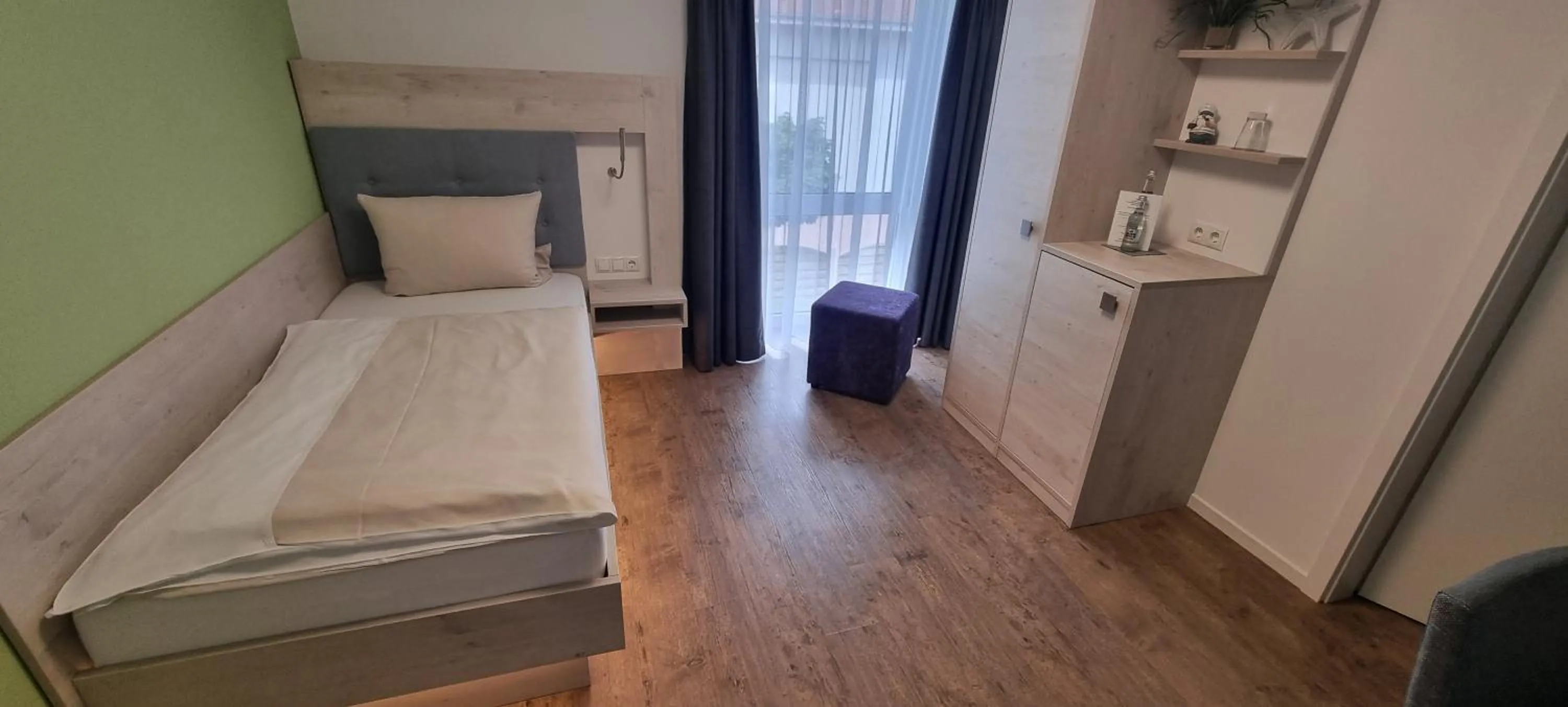 Photo of the whole room, Bed in Hotel Restaurant Bootshaus