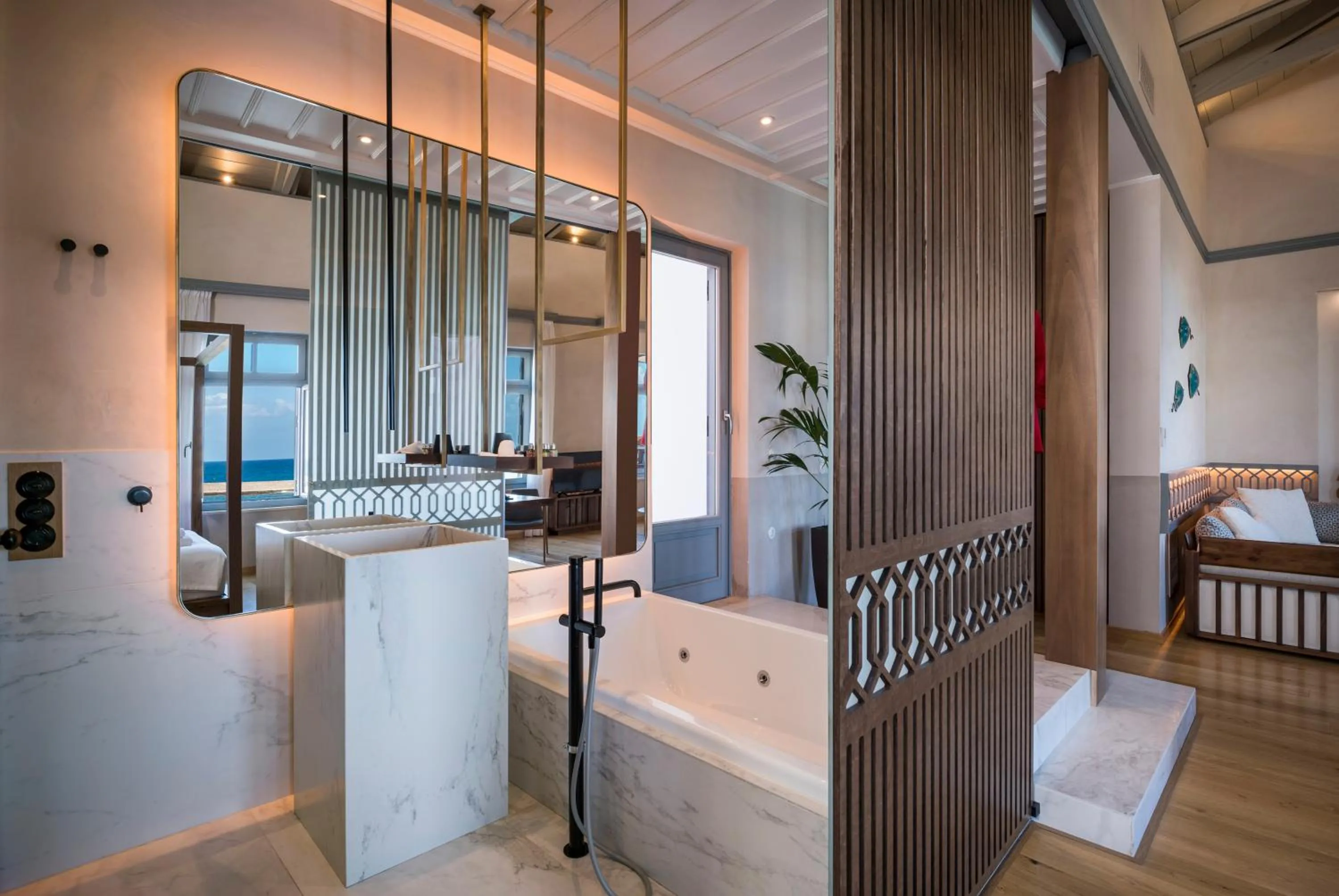 Shower, Bed in Scala de Faro