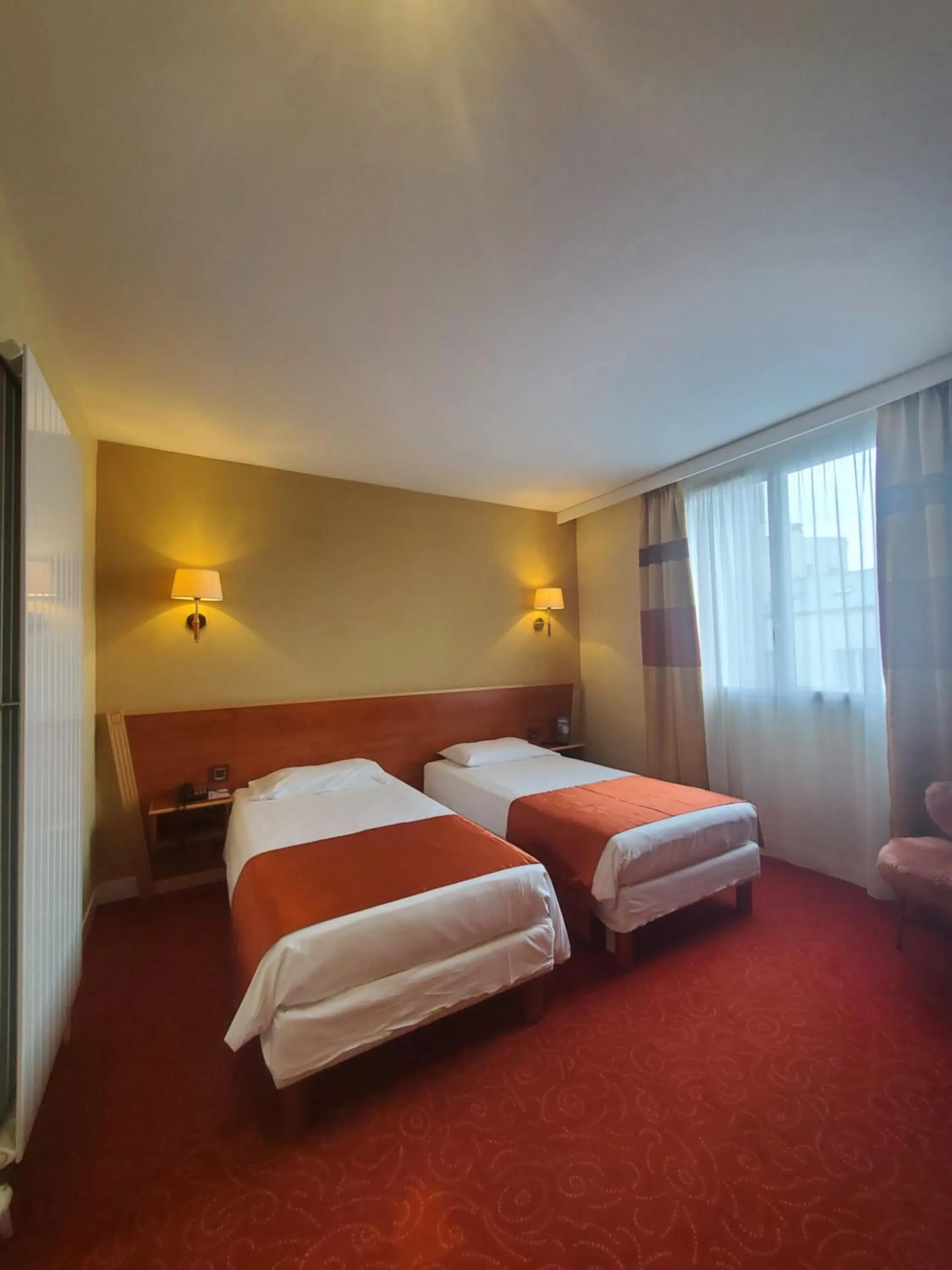 Bedroom, Bed in Hôtel Vauban