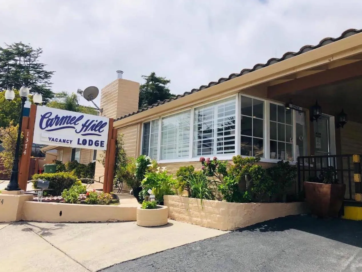 Property building in Carmel Hill Lodge