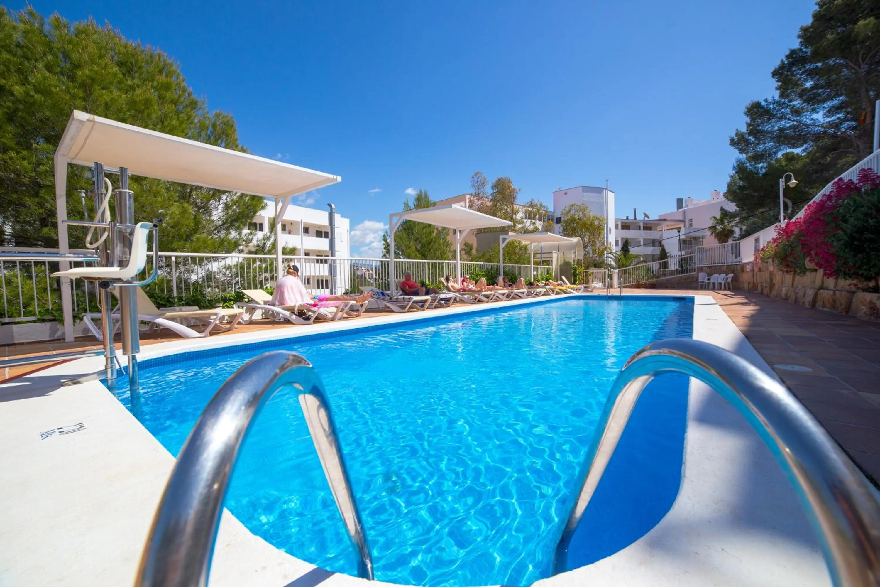 Swimming pool in Pierre & Vacances Mallorca Portofino