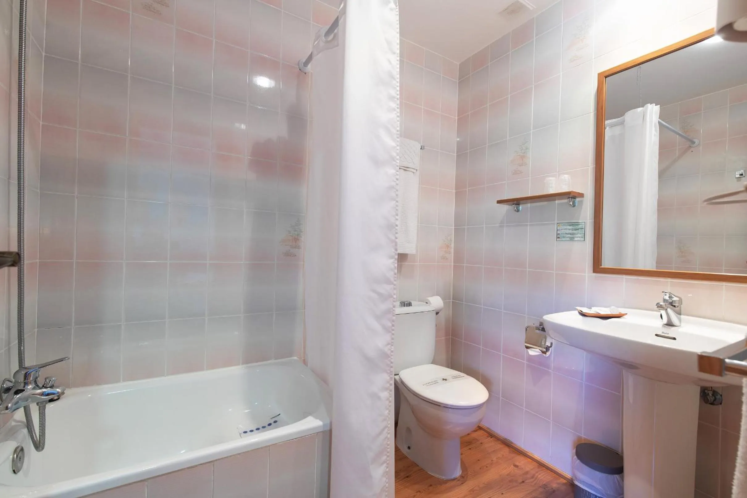 Bathroom in Hotel Cinca