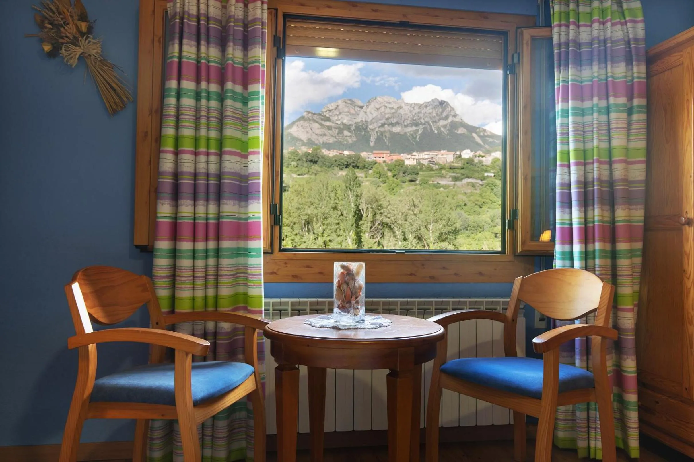 Photo of the whole room in Hotel Cinca