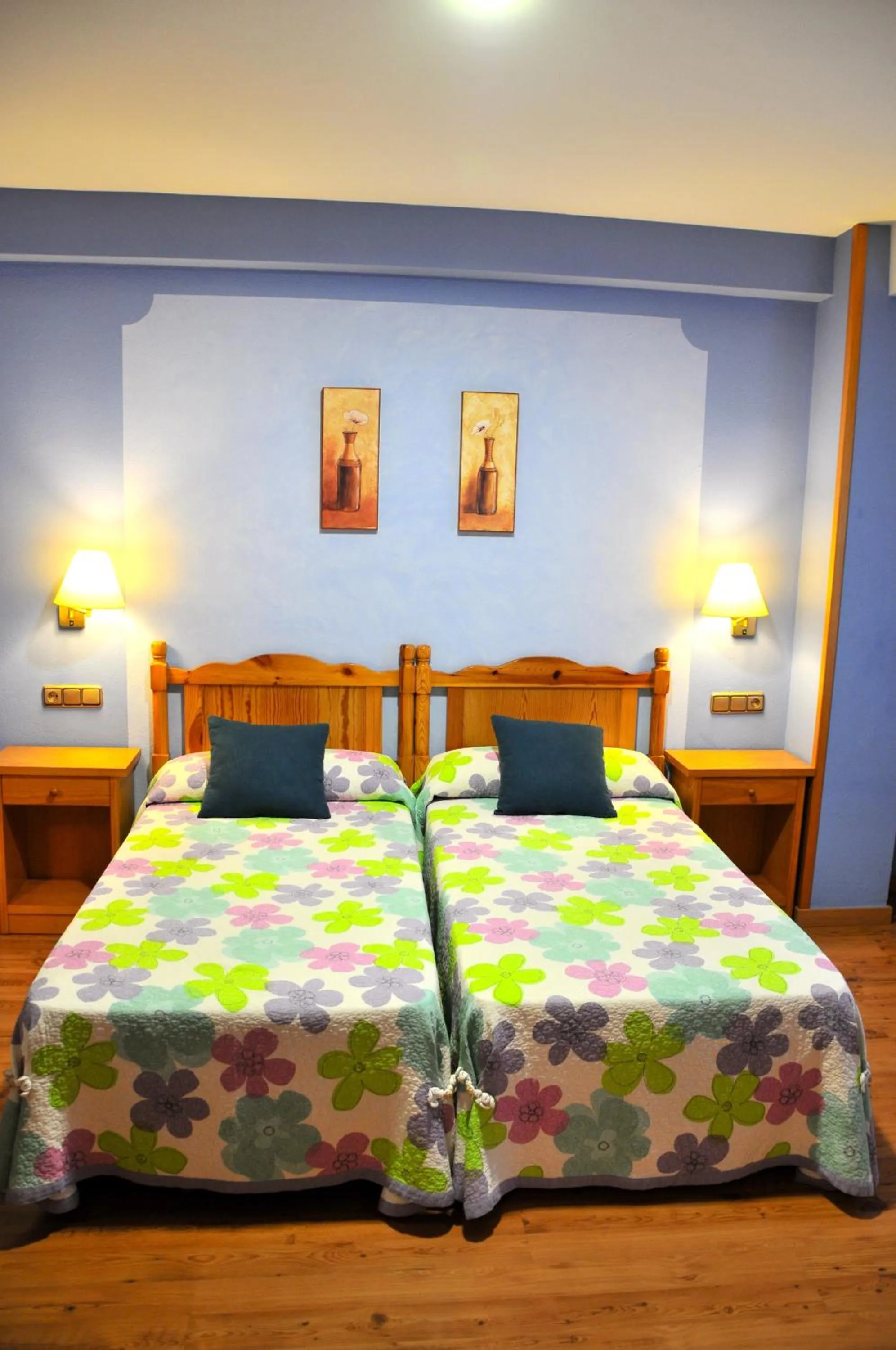 Photo of the whole room, Bed in Hotel Cinca
