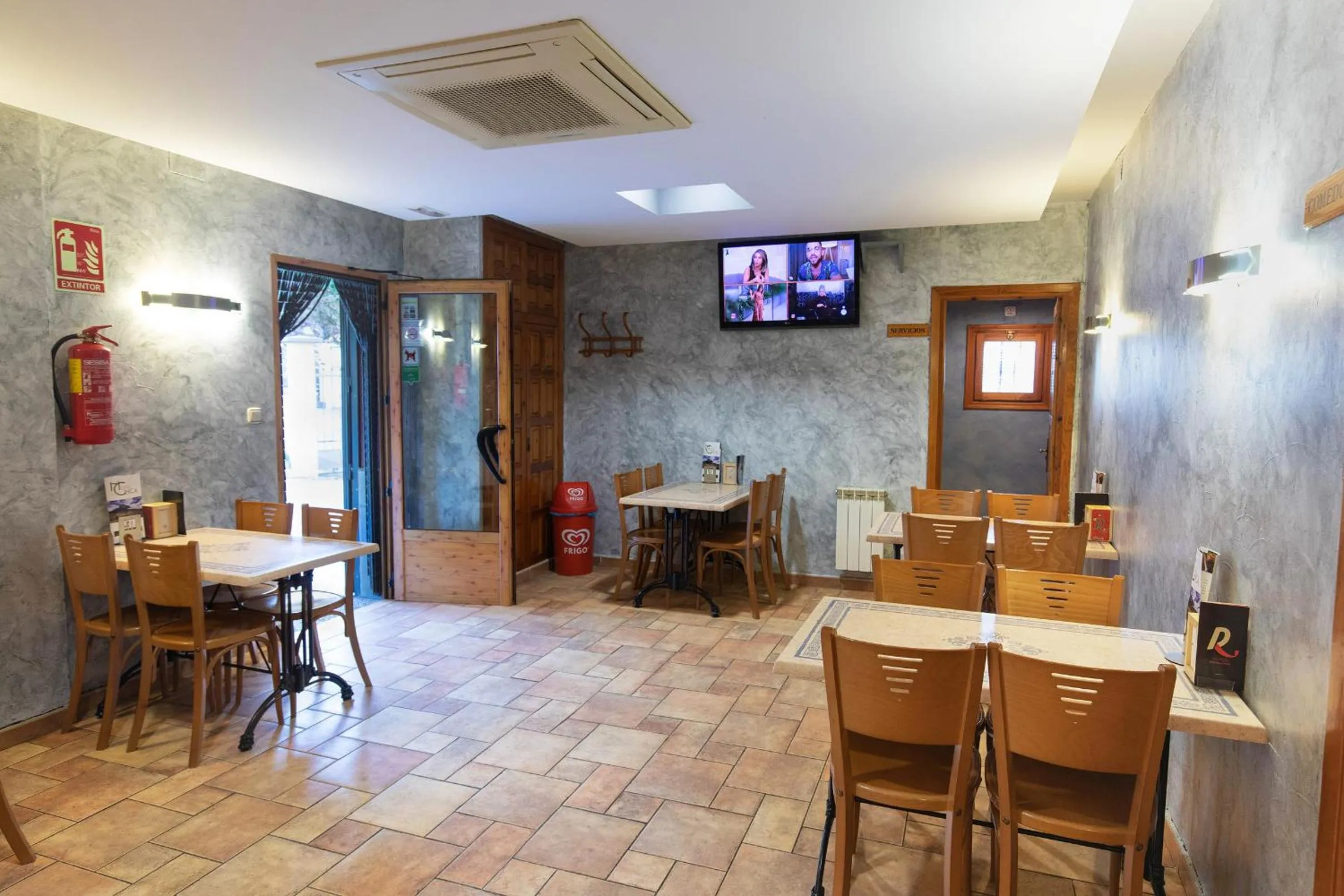 Lounge or bar in Hotel Cinca