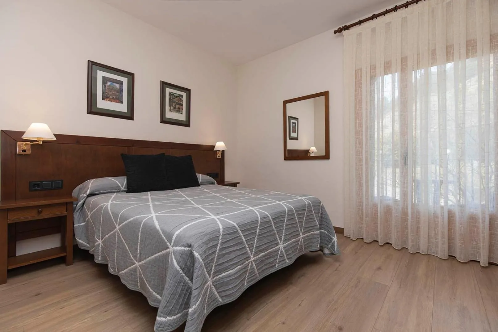 Bed in Hotel Cinca
