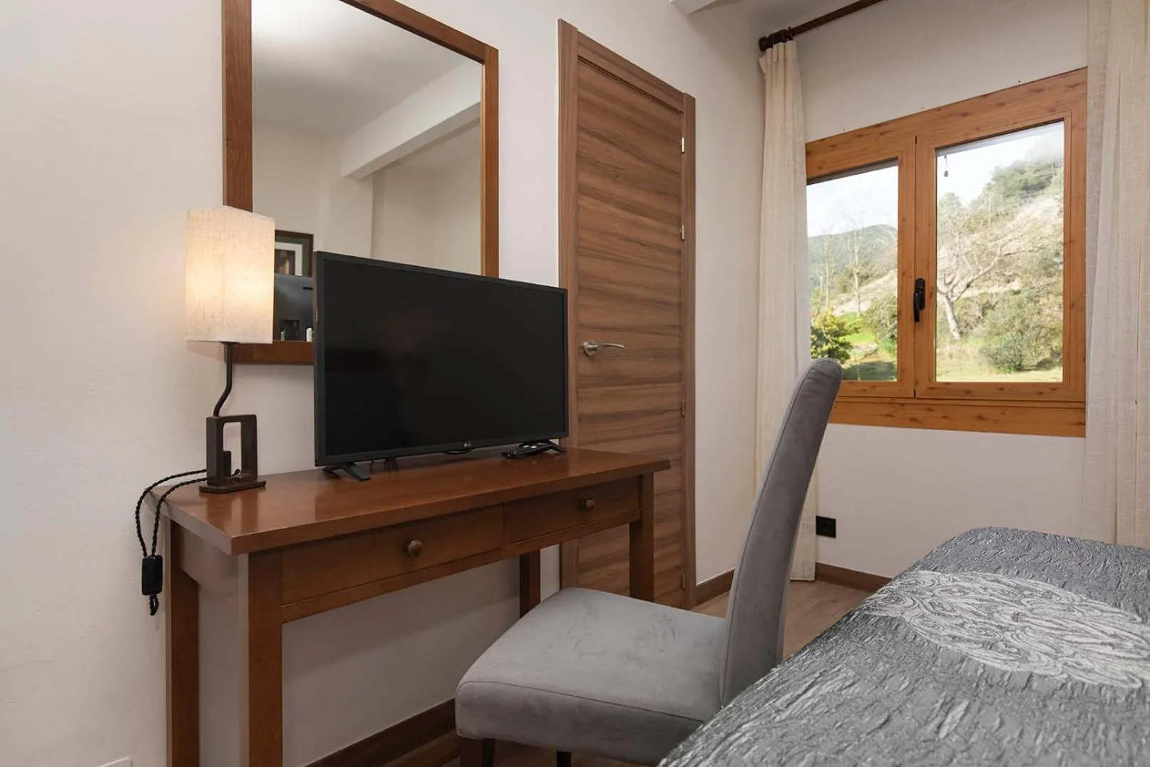 Bed in Hotel Cinca