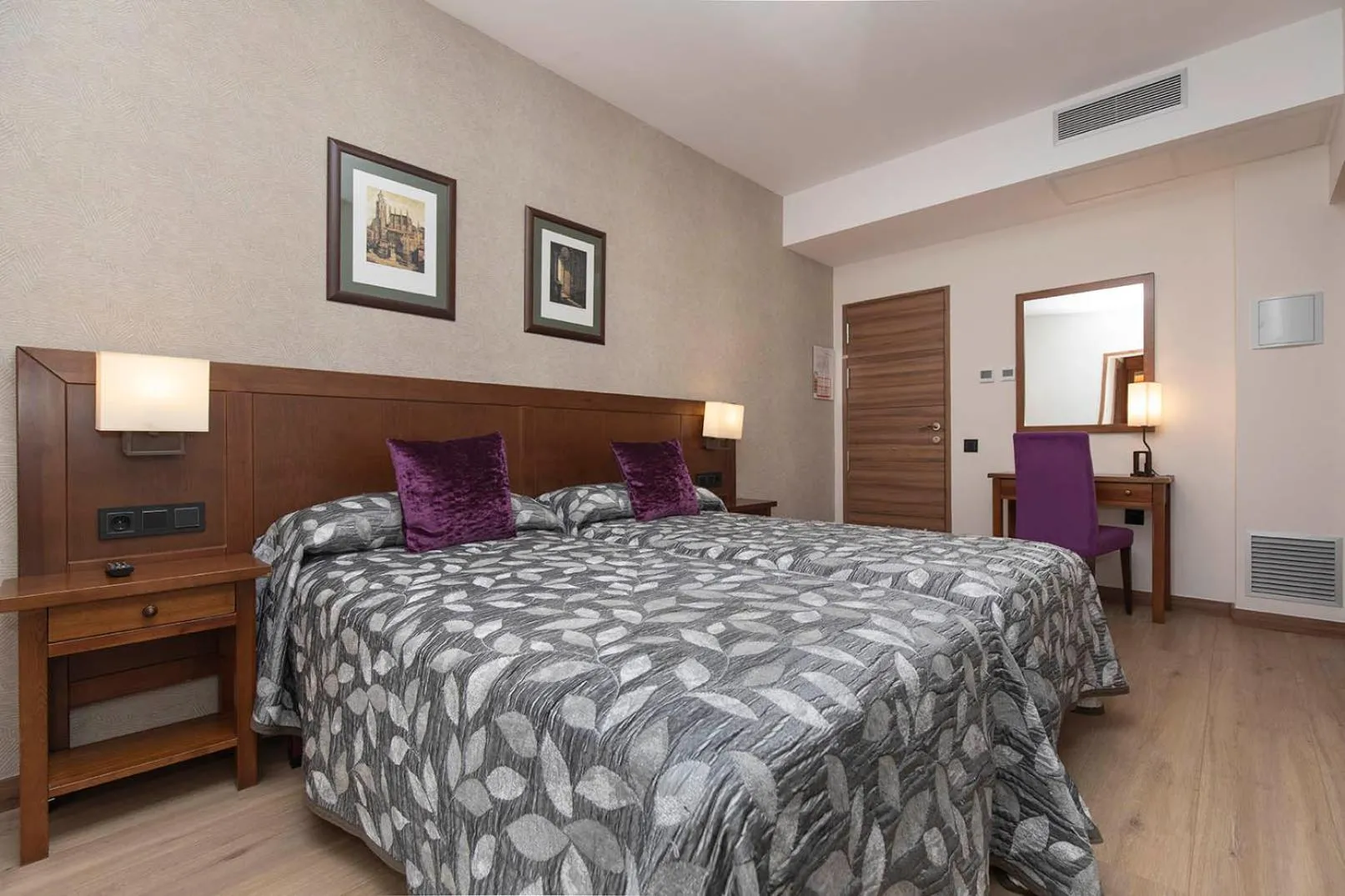 Bed in Hotel Cinca