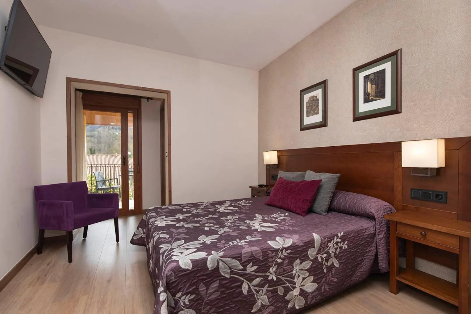 Bed in Hotel Cinca