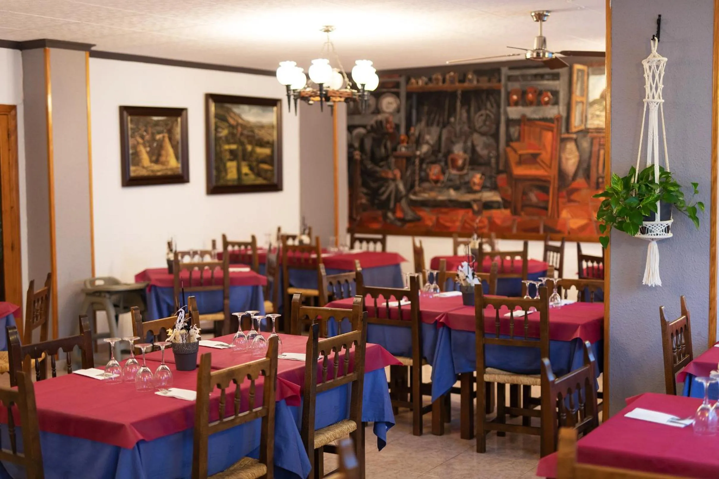 Restaurant/places to eat in Hotel Cinca