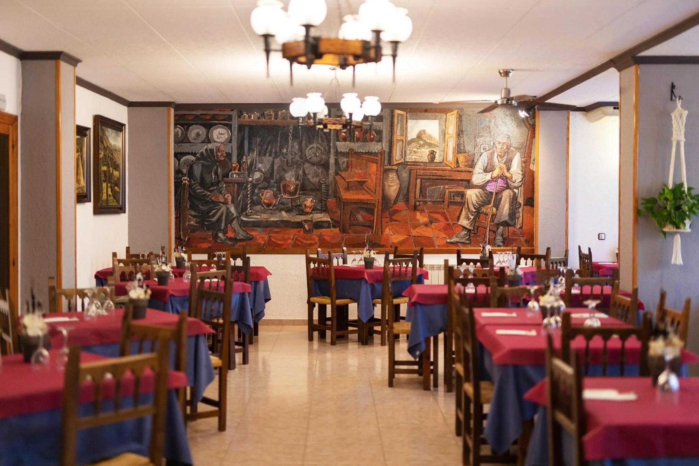 Restaurant/places to eat in Hotel Cinca