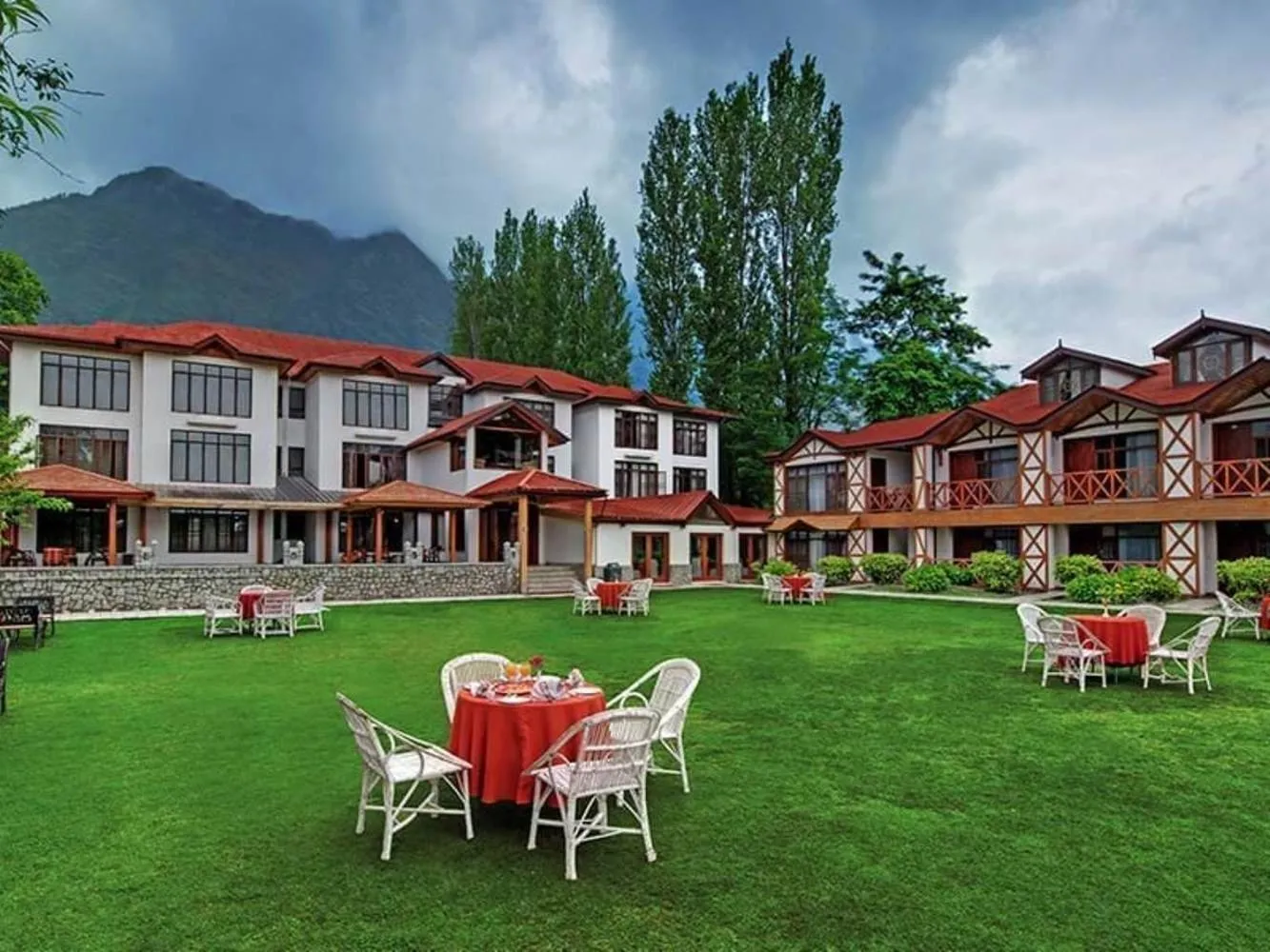 Facade/entrance in Fortune Resort Heevan, Srinagar - Member ITC Hotels' Group