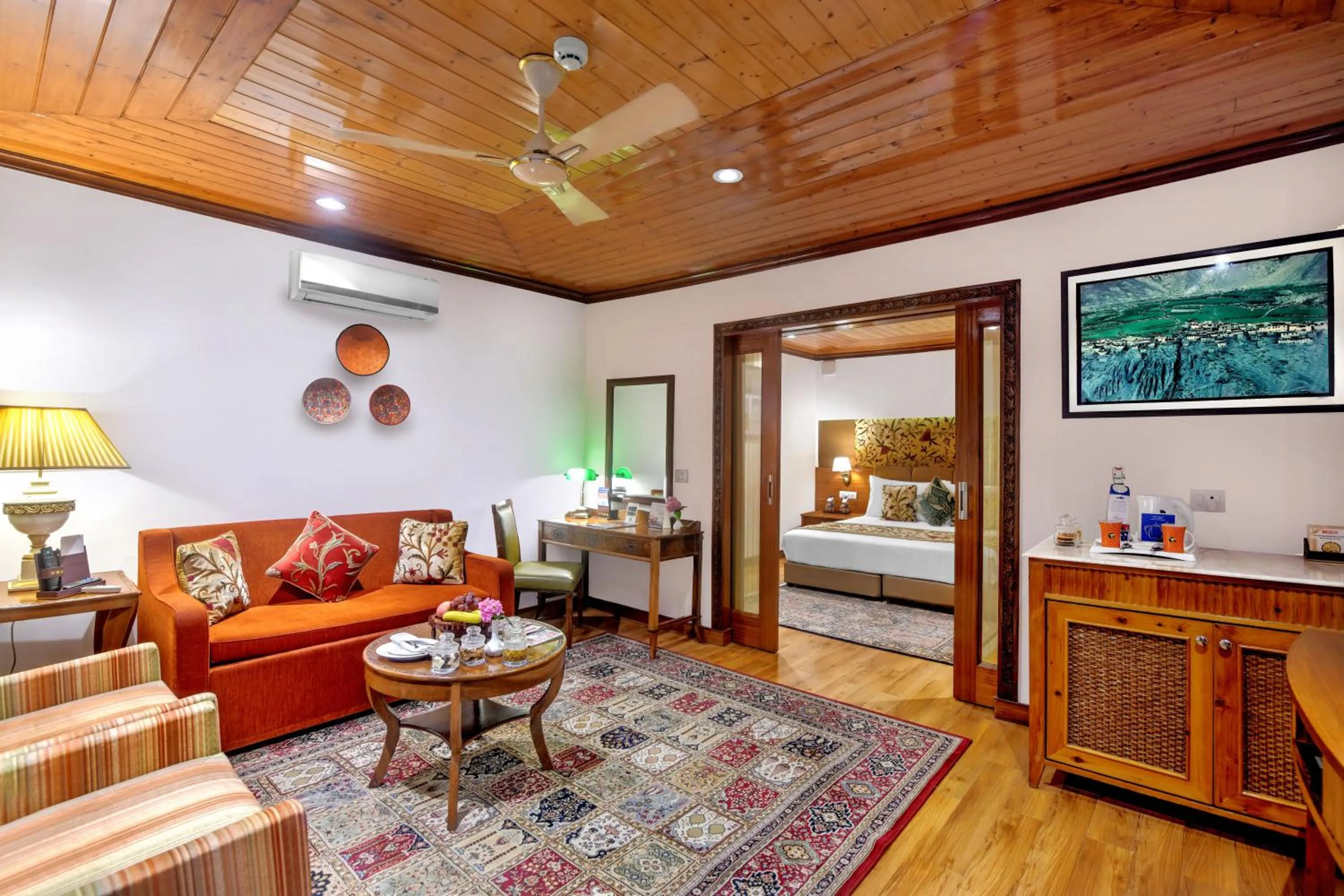 Living room, Bed in Fortune Resort Heevan, Srinagar - Member ITC Hotels' Group