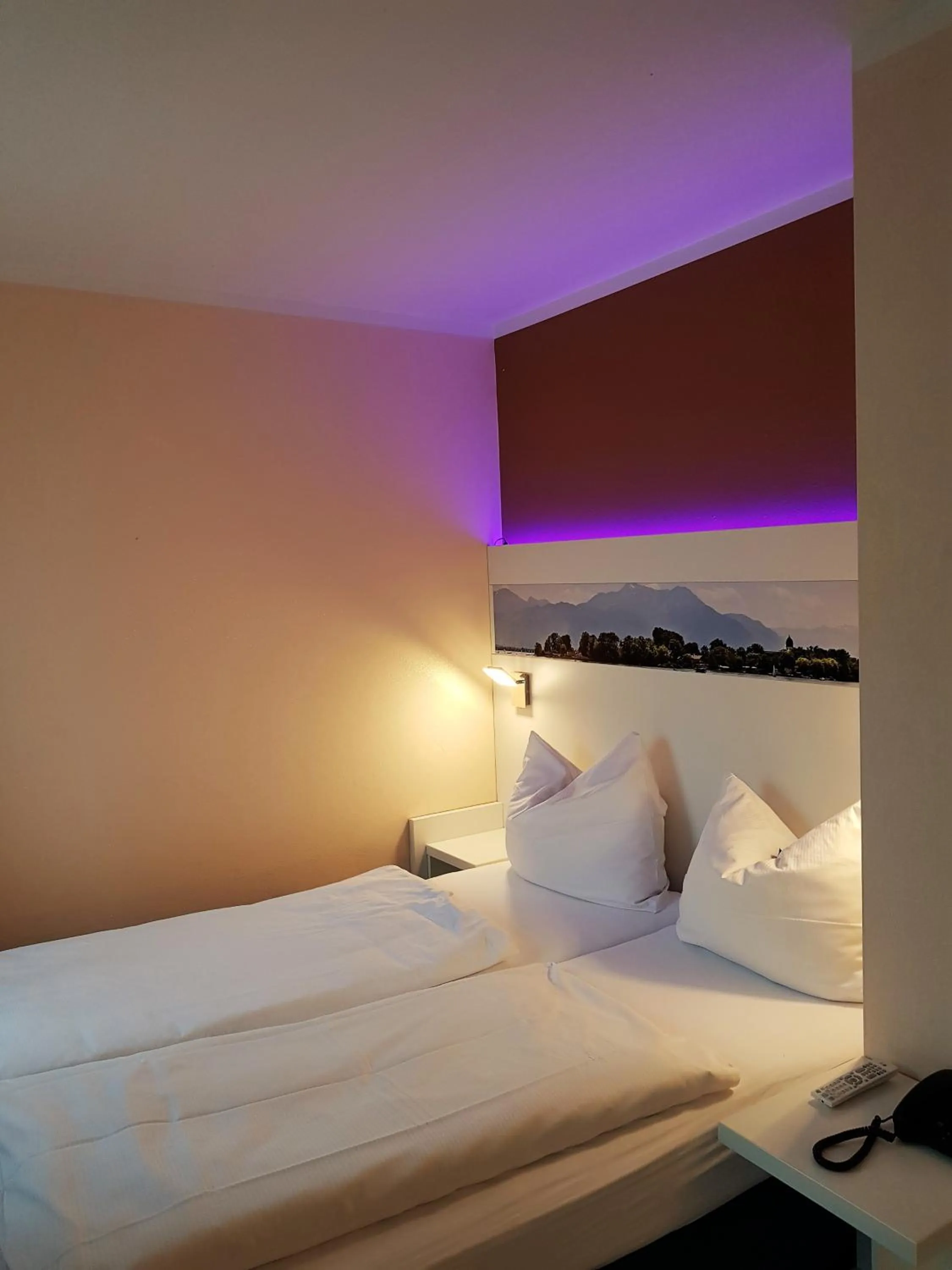 Bed in Apparthotel Garni Superior Simsseeblick