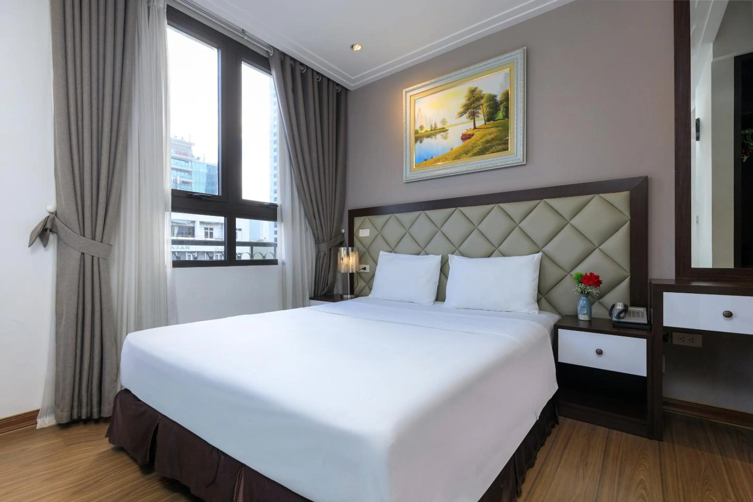 Photo of the whole room, Bed in Yolo Wa Hotel