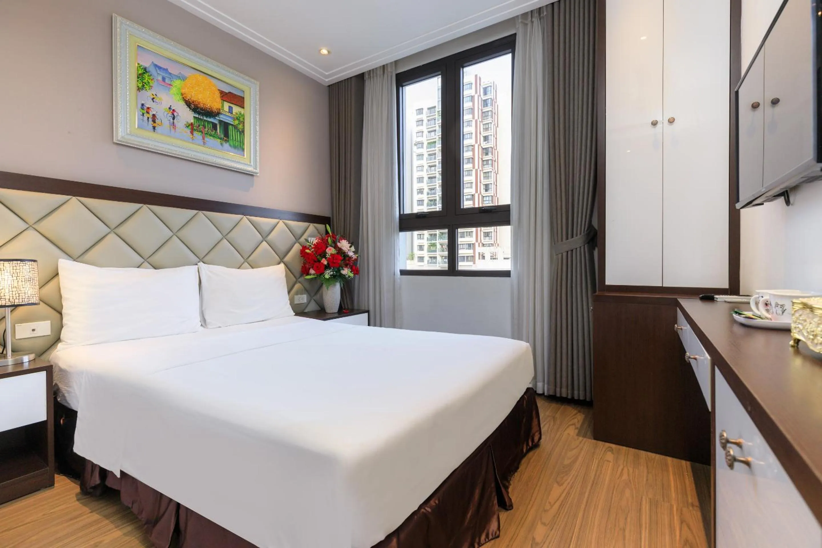 Photo of the whole room, Bed in Yolo Wa Hotel