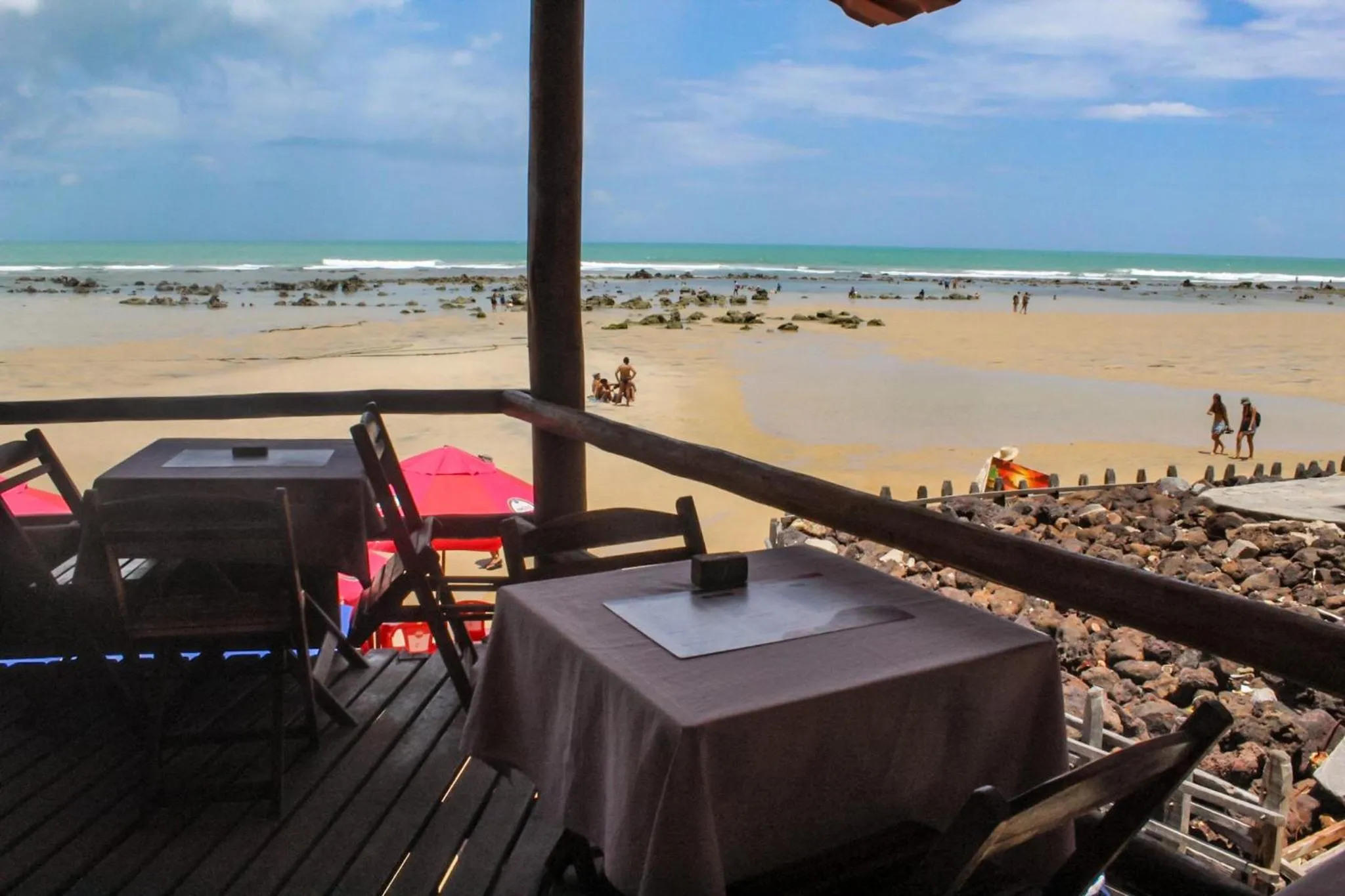 Restaurant/places to eat in Pipas Bay