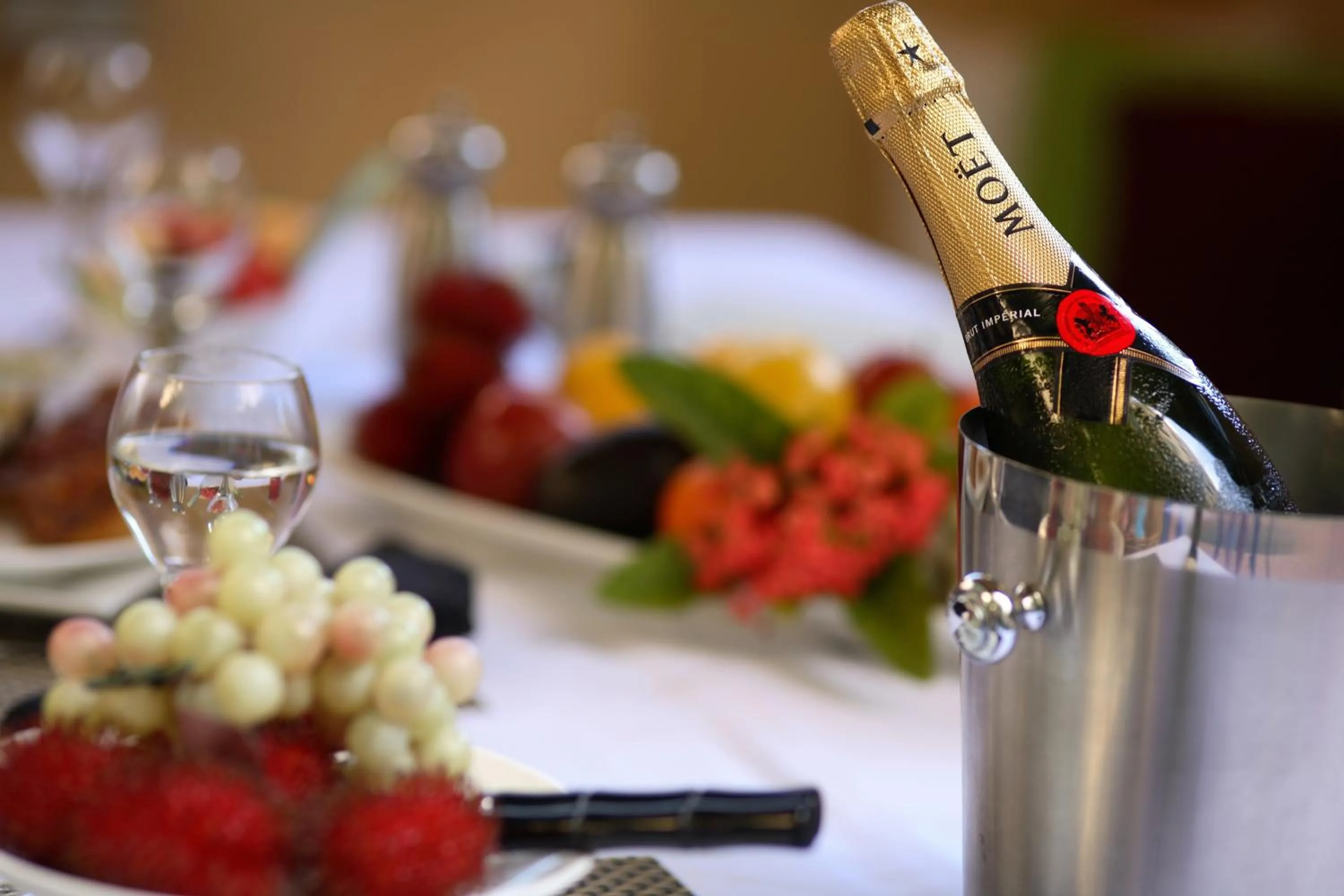 Restaurant/places to eat in Peninsular Beachfront Resort