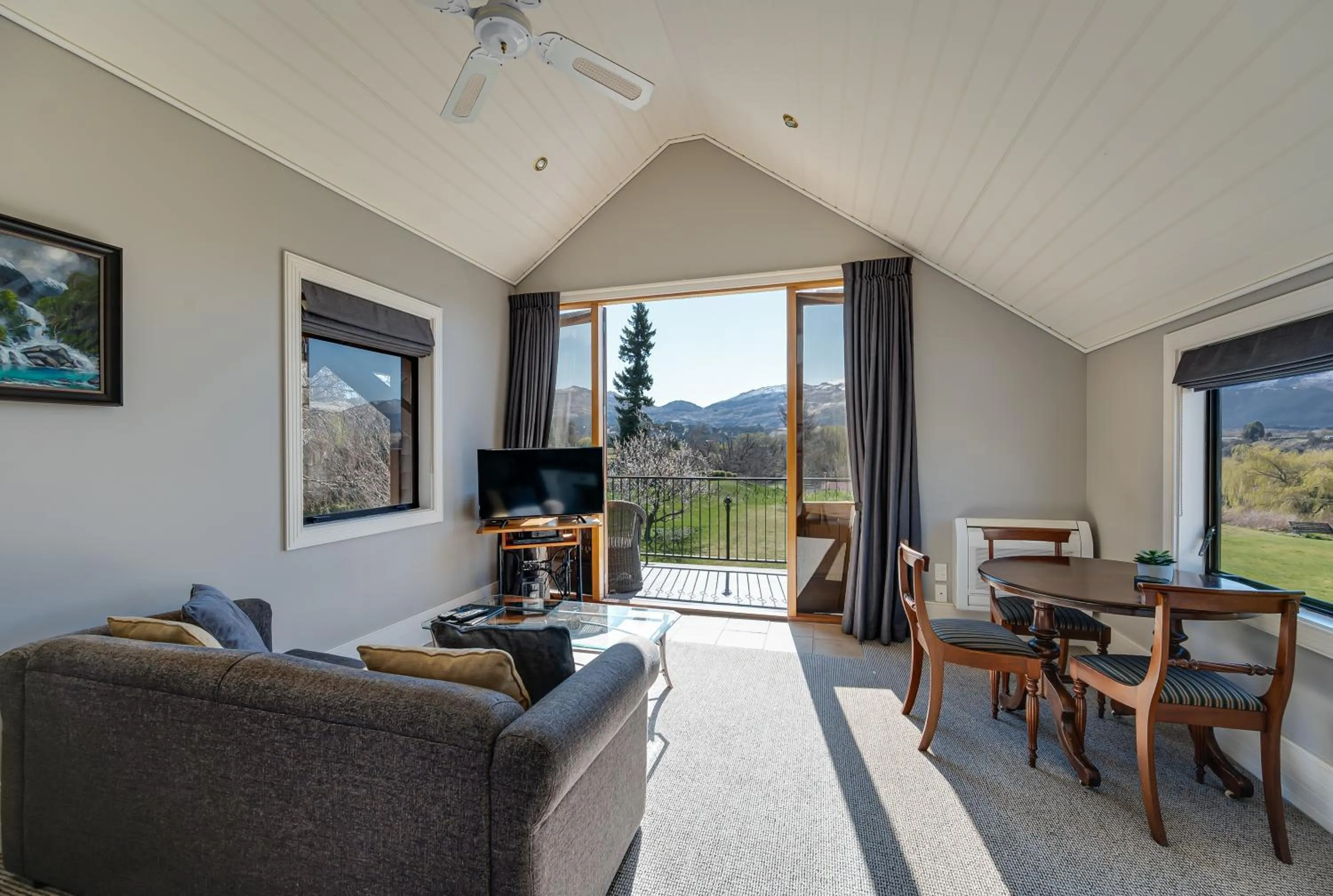 Manata Homestead & Lodge