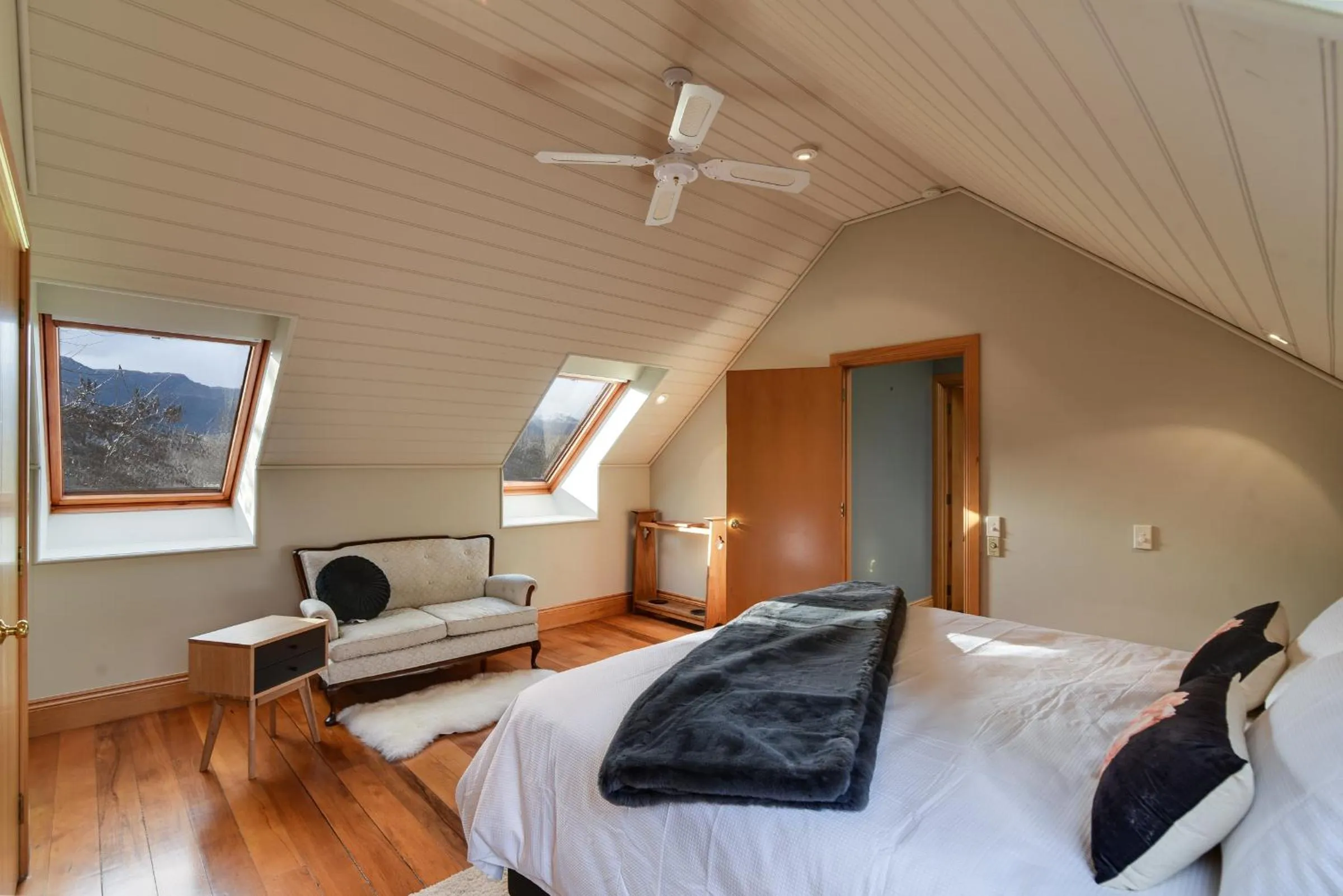 Photo of the whole room, Bed in Manata Homestead & Lodge