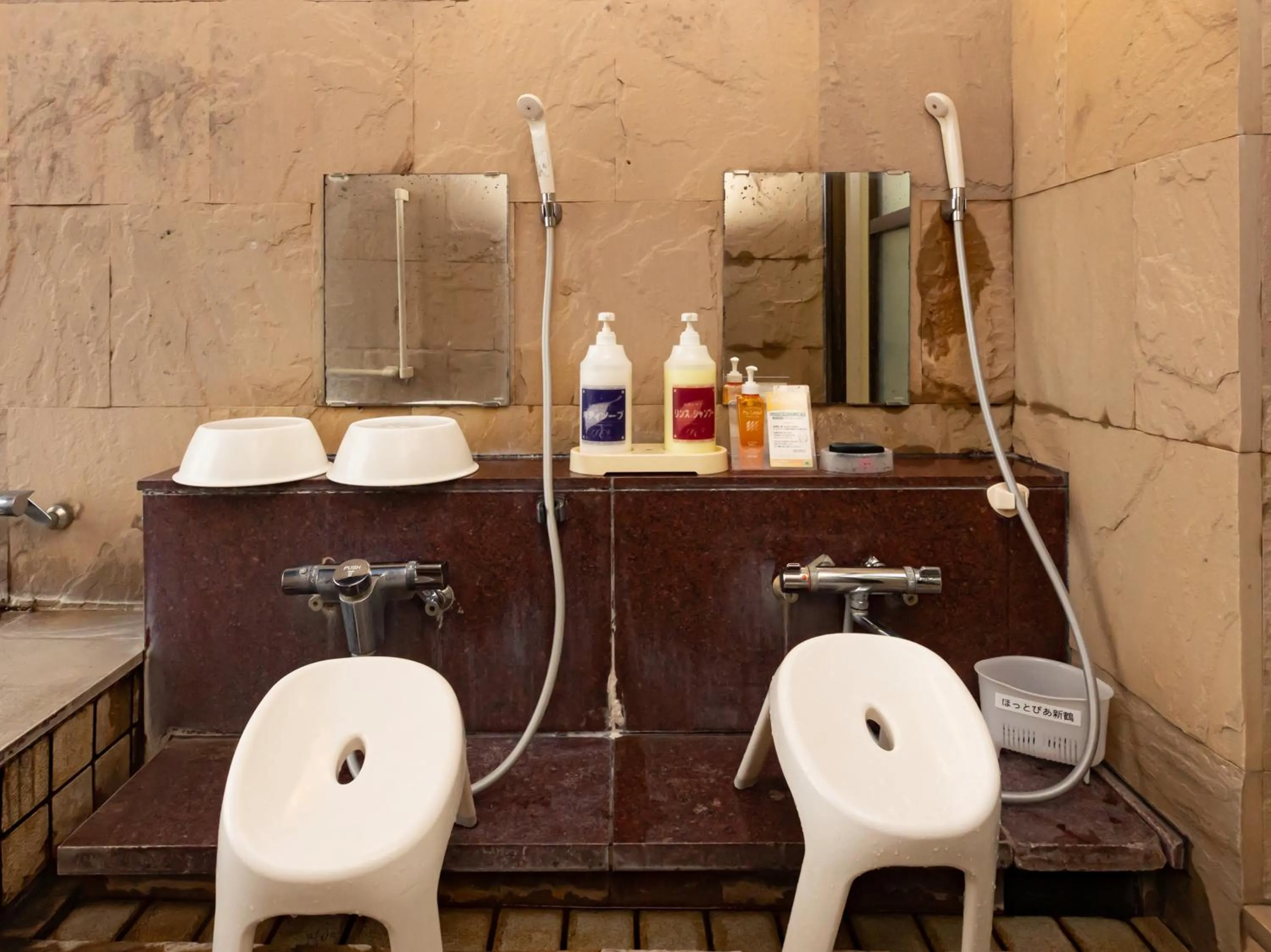 Public Bath in Niitsuru Onsen Nda