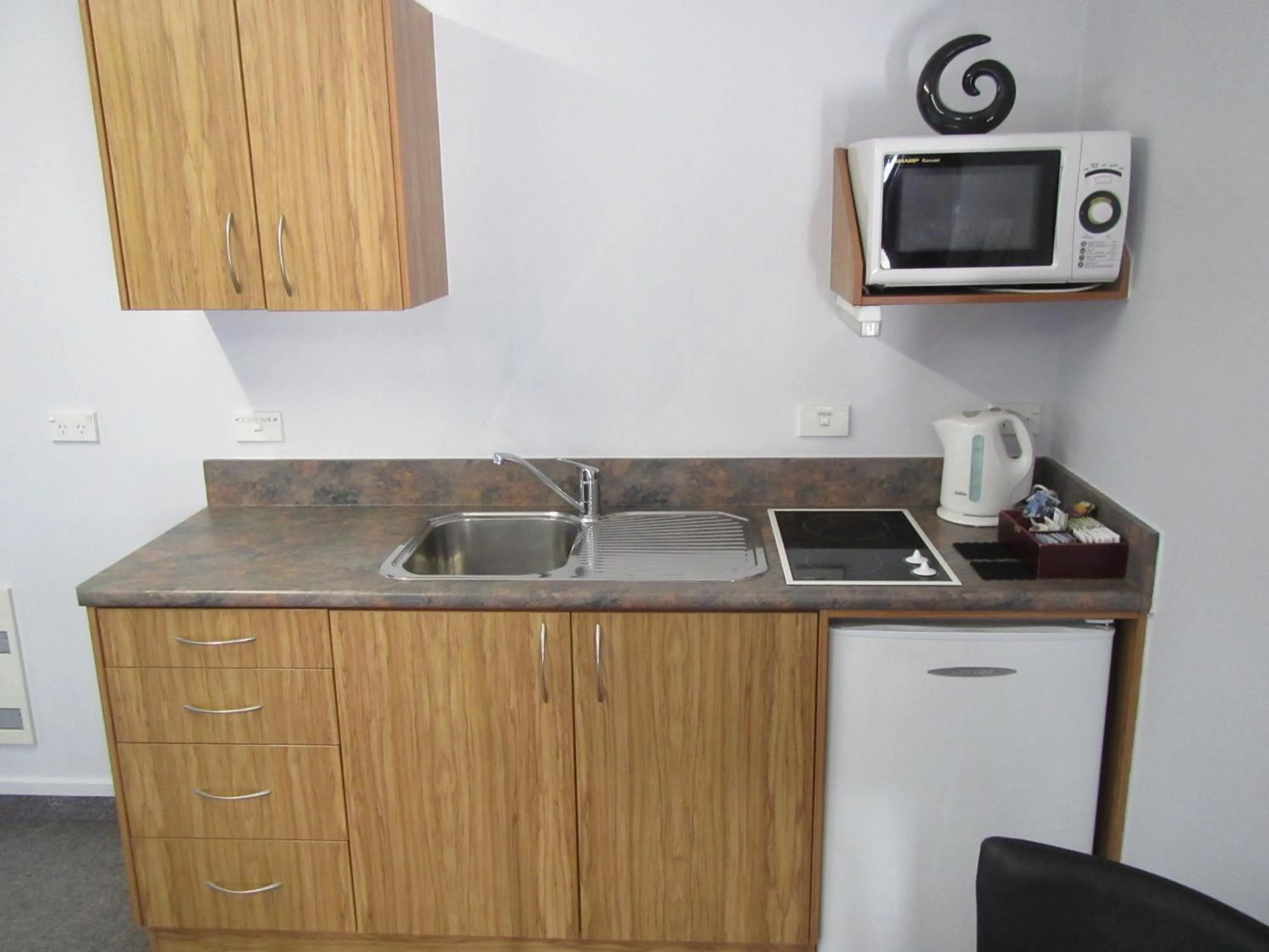 Kitchen or kitchenette in Arran Motel
