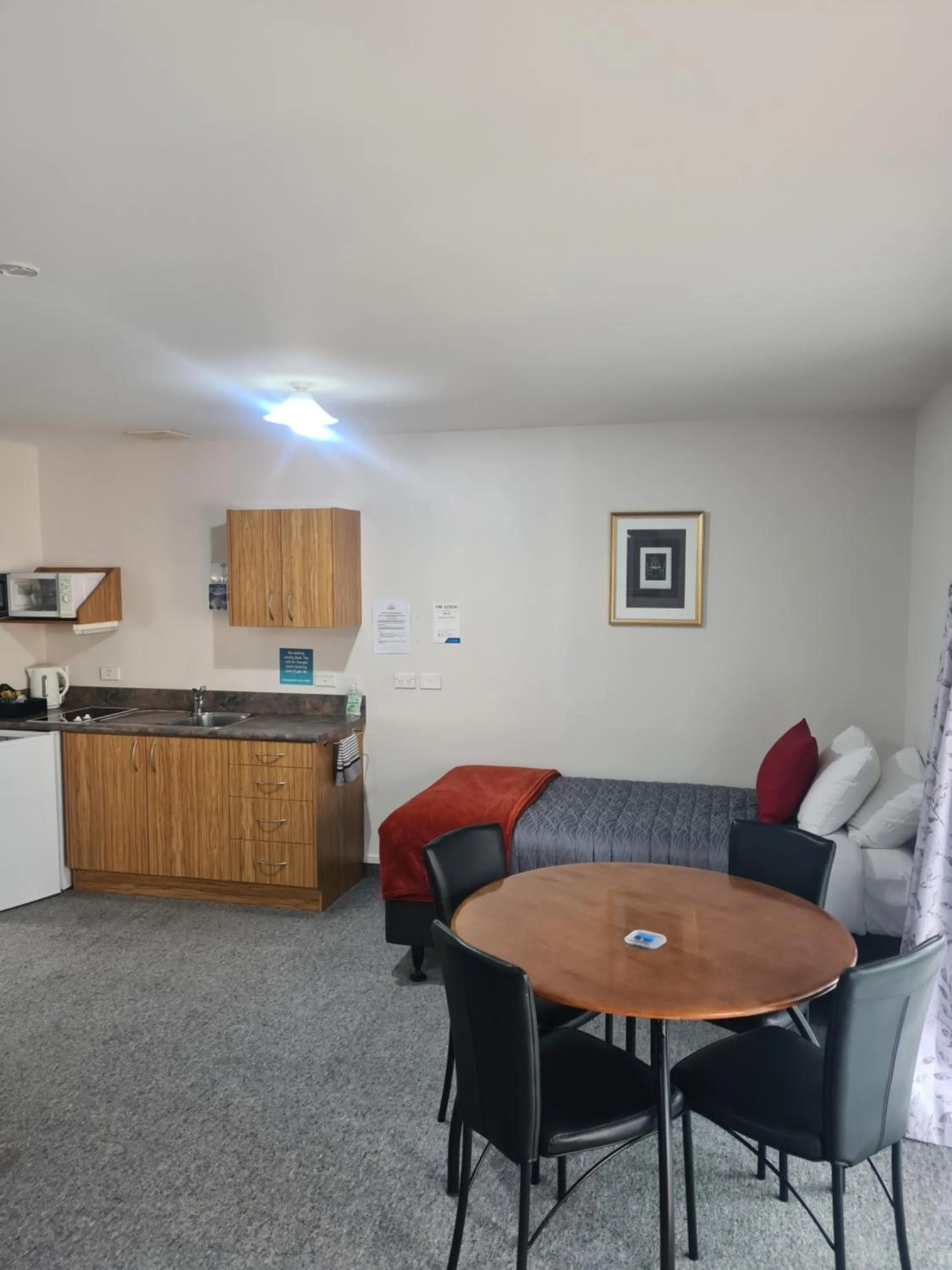 Kitchen or kitchenette in Arran Motel