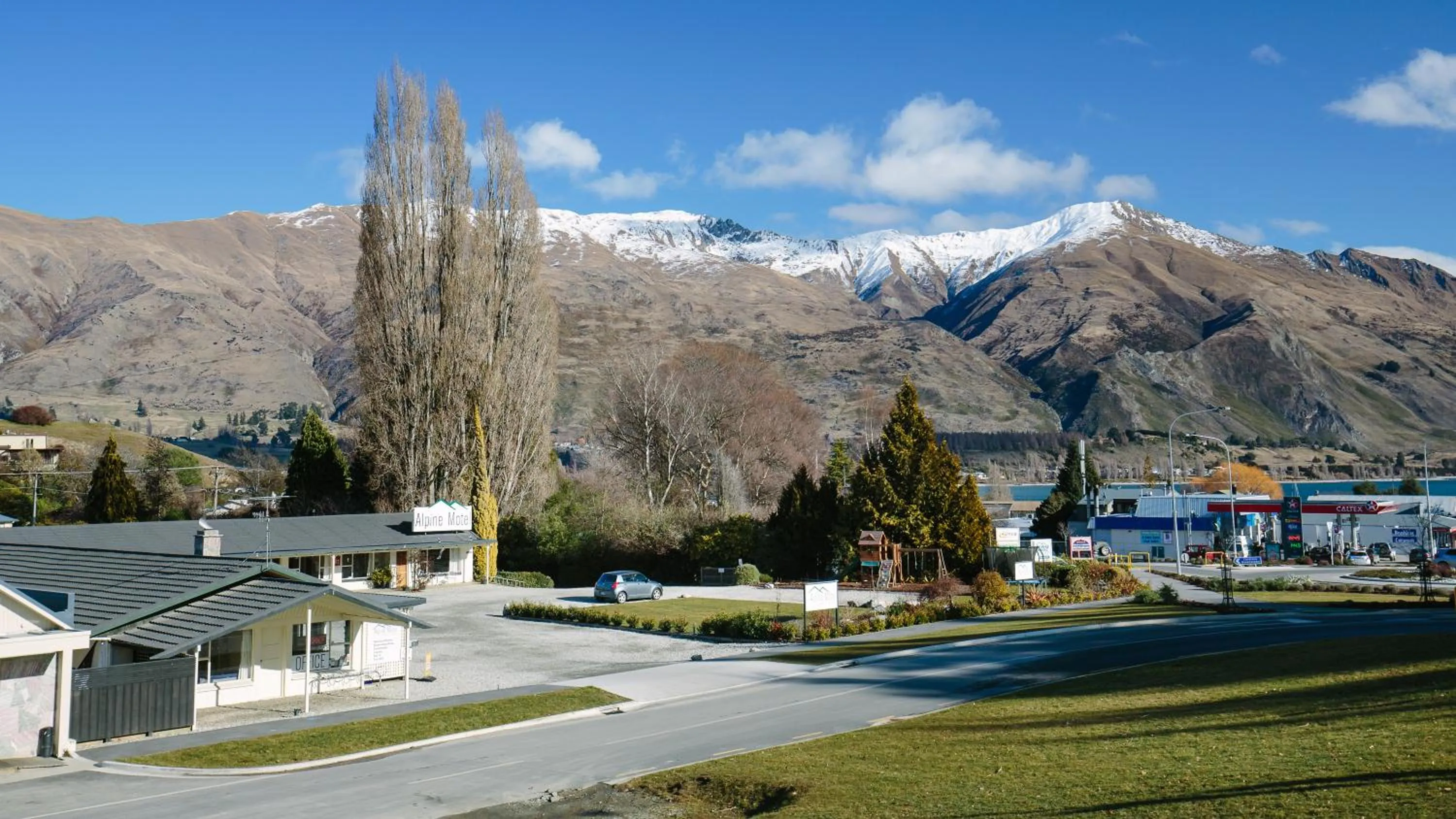 Facade/entrance in Alpine Motel