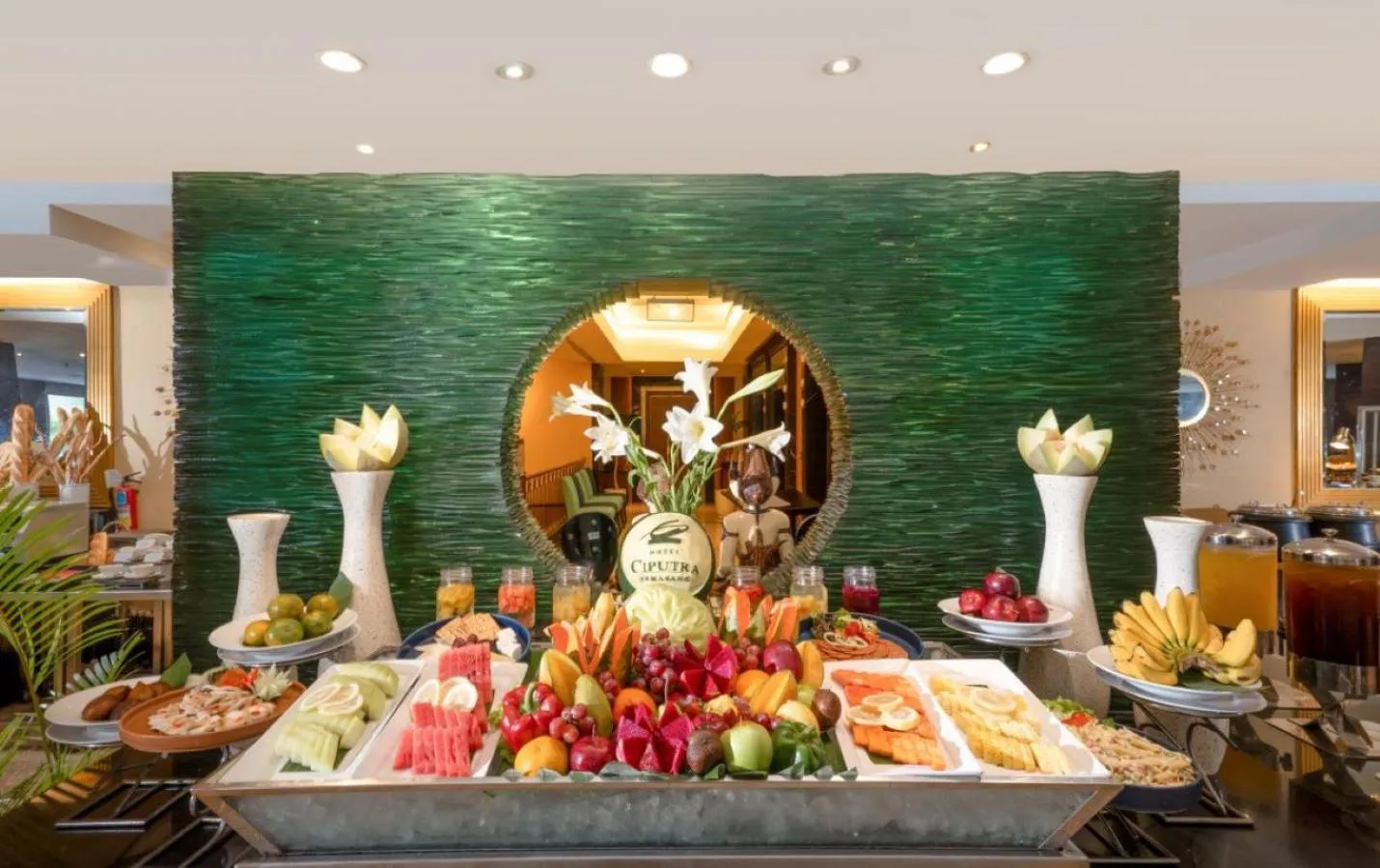 Restaurant/places to eat in Hotel Ciputra Semarang managed by Swiss-Belhotel International