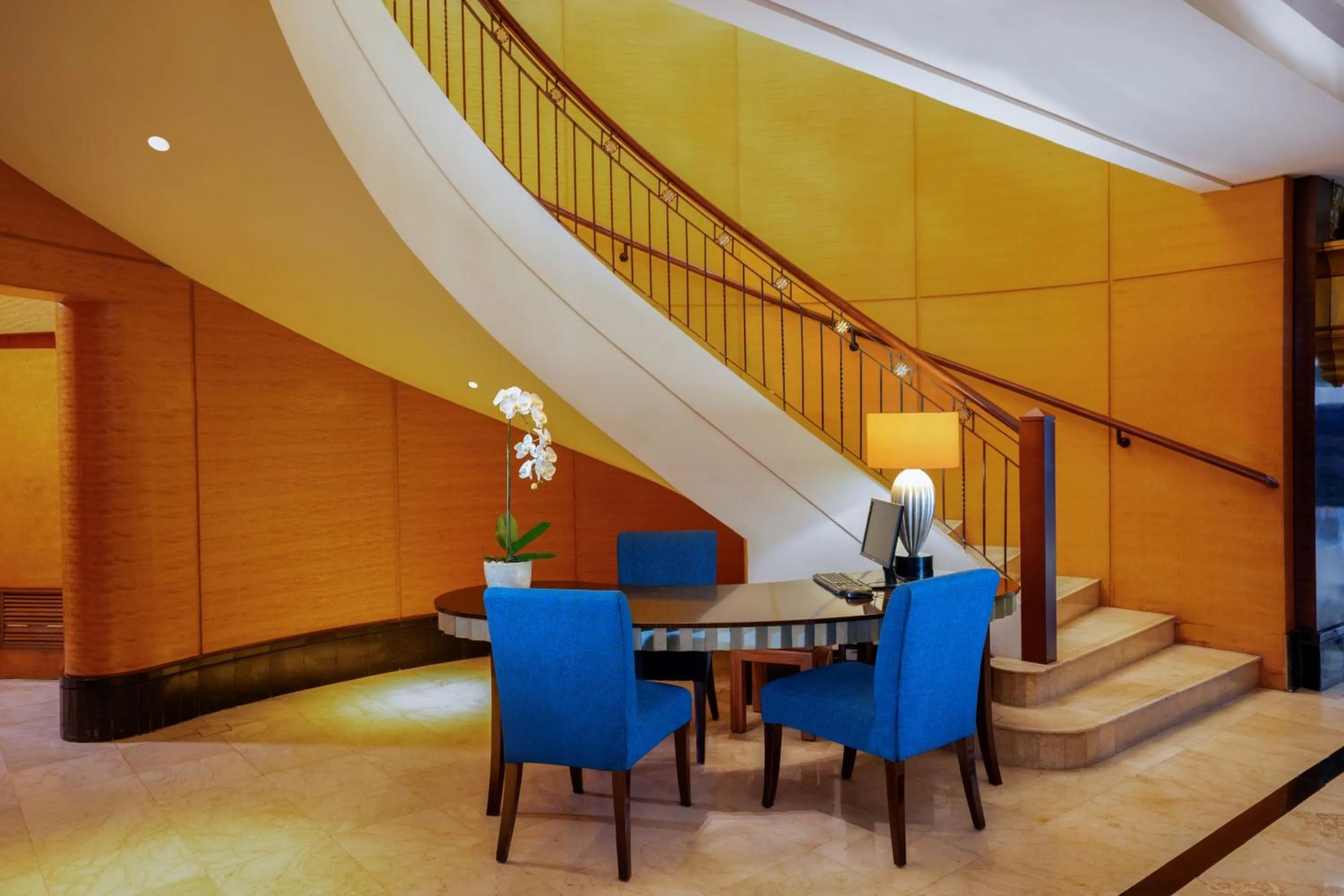 Lobby or reception in Hotel Ciputra Semarang managed by Swiss-Belhotel International
