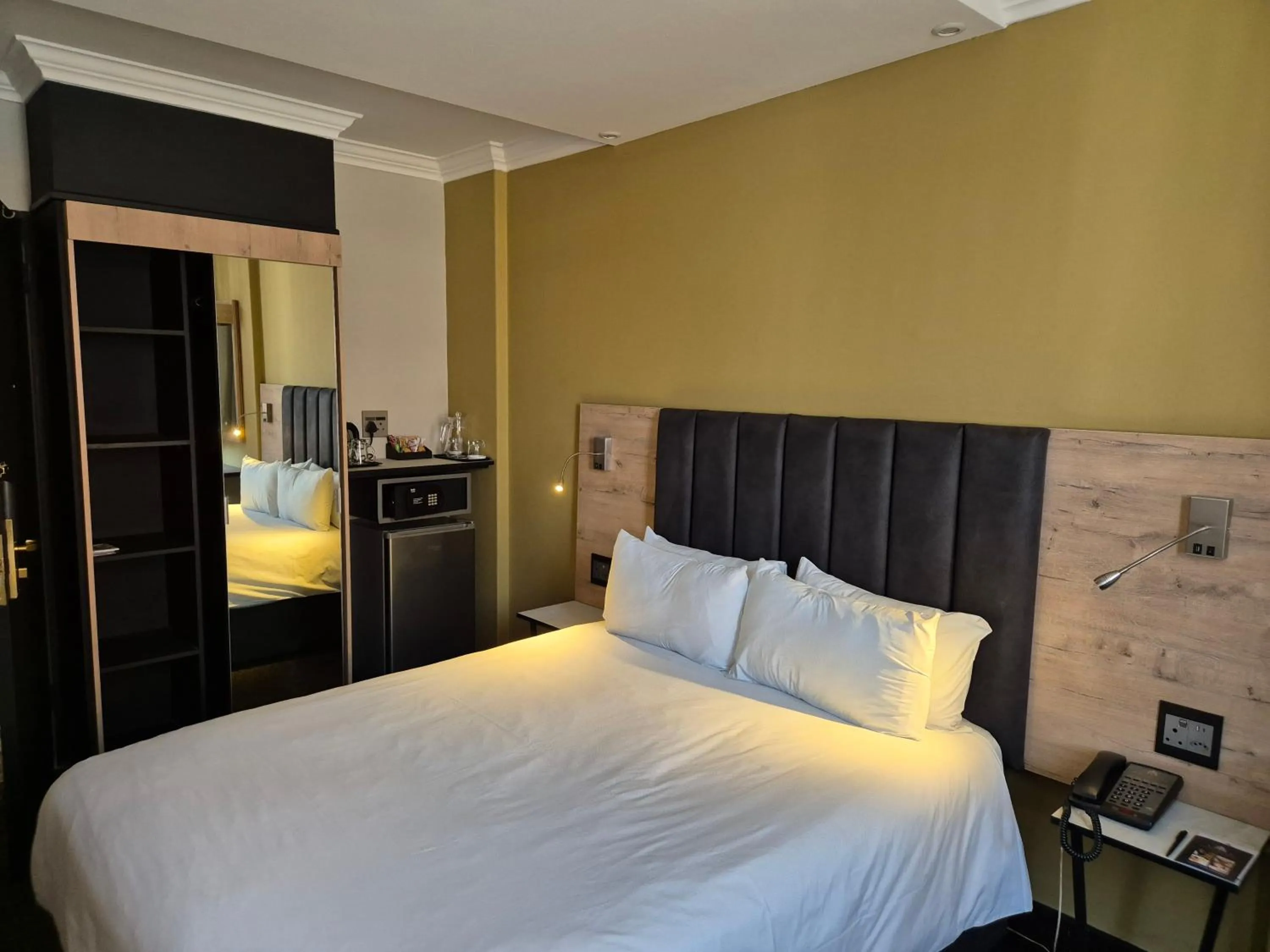 Bed in Manhattan Hotel