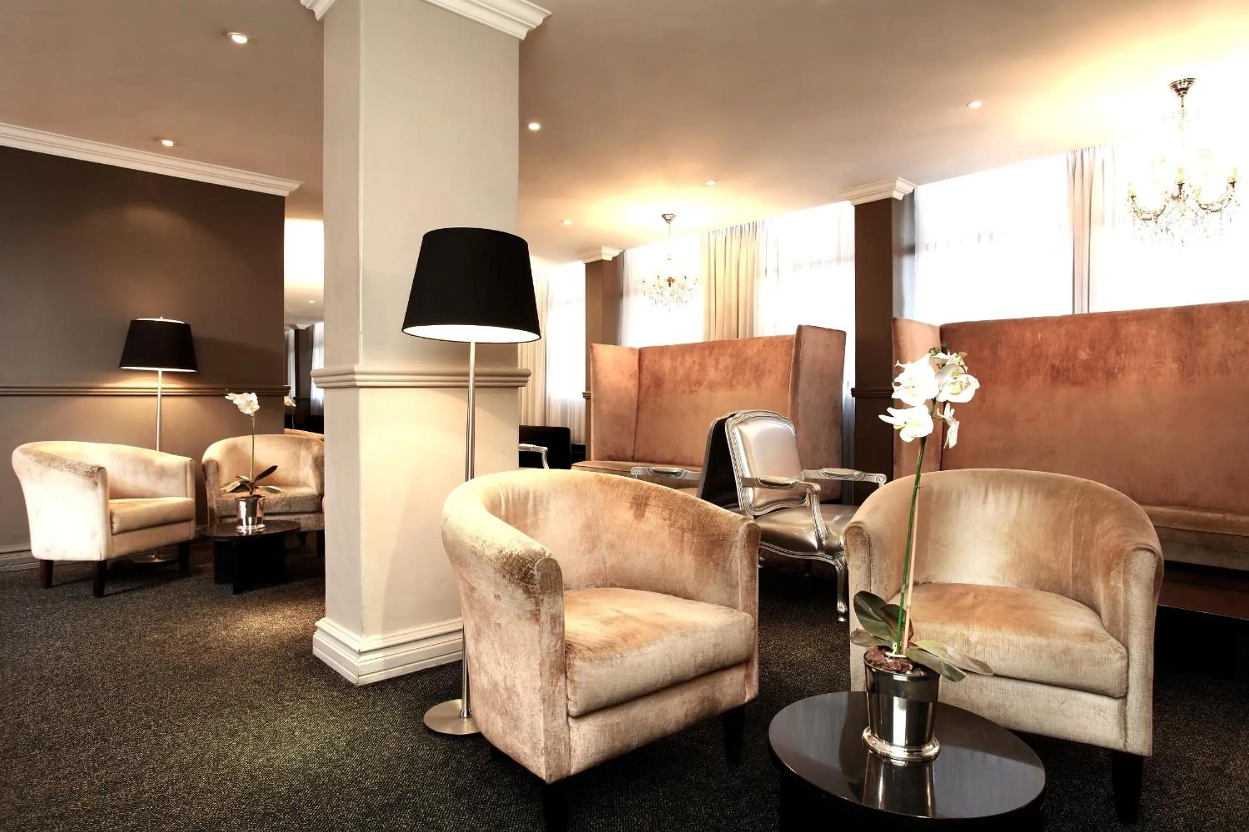 Lounge or bar in Manhattan Hotel