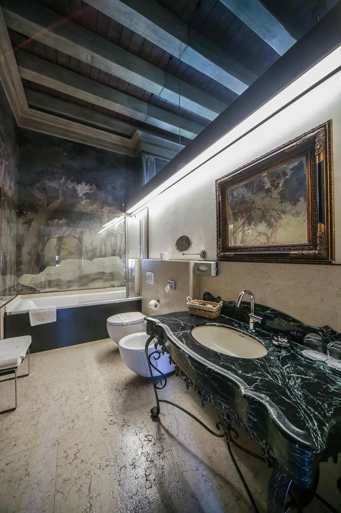 Bathroom in Relais Castello Bevilacqua