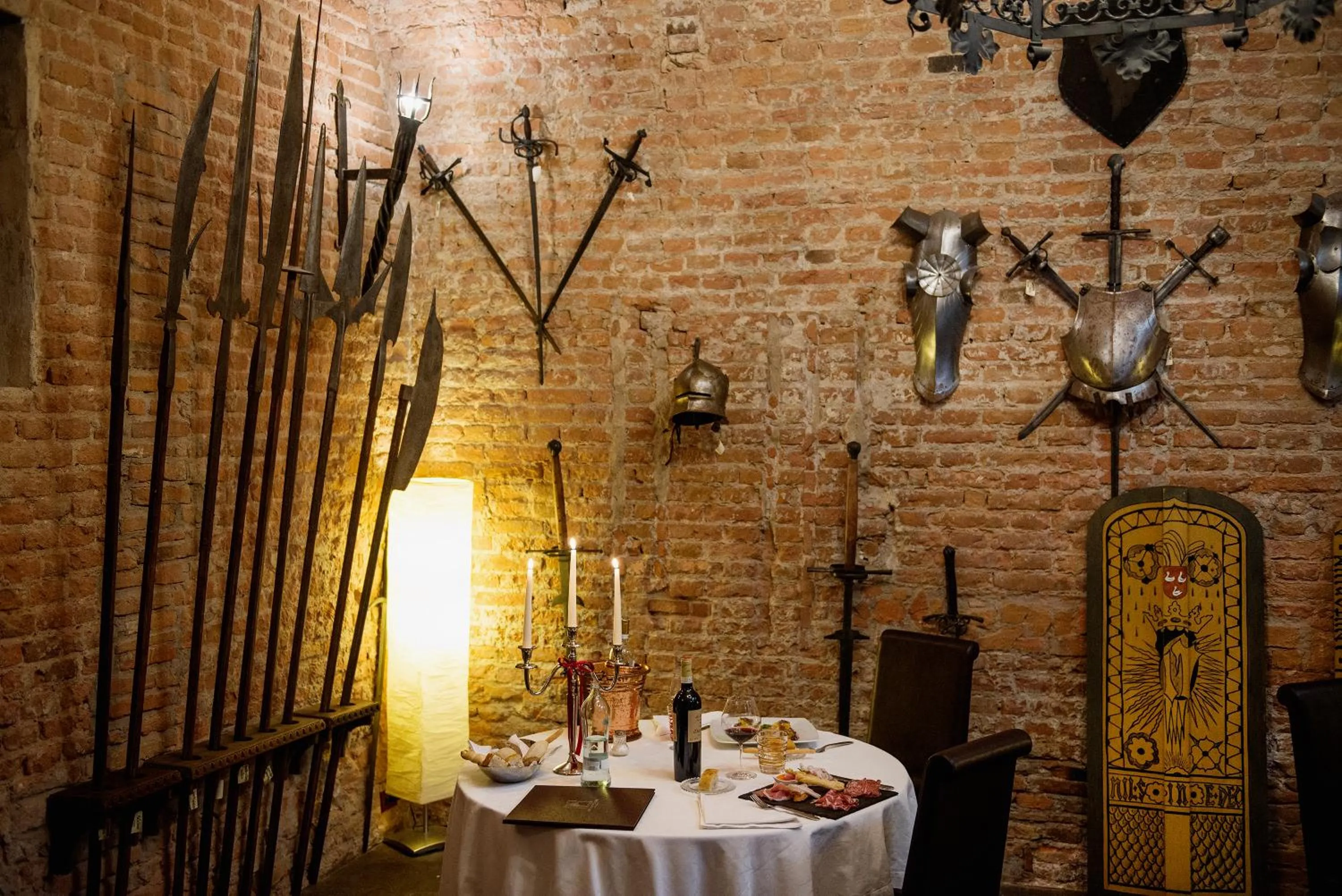 Restaurant/places to eat in Relais Castello Bevilacqua