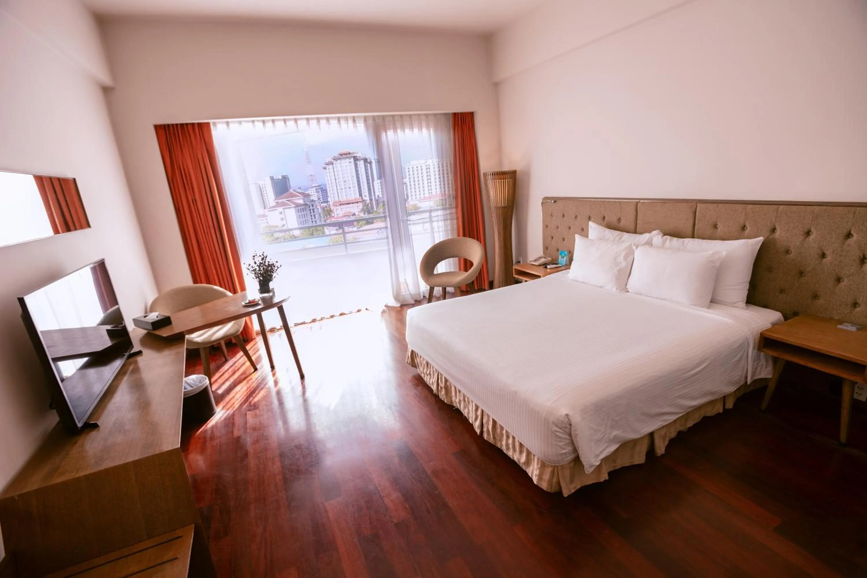Bed in Muong Thanh Holiday Hue Hotel