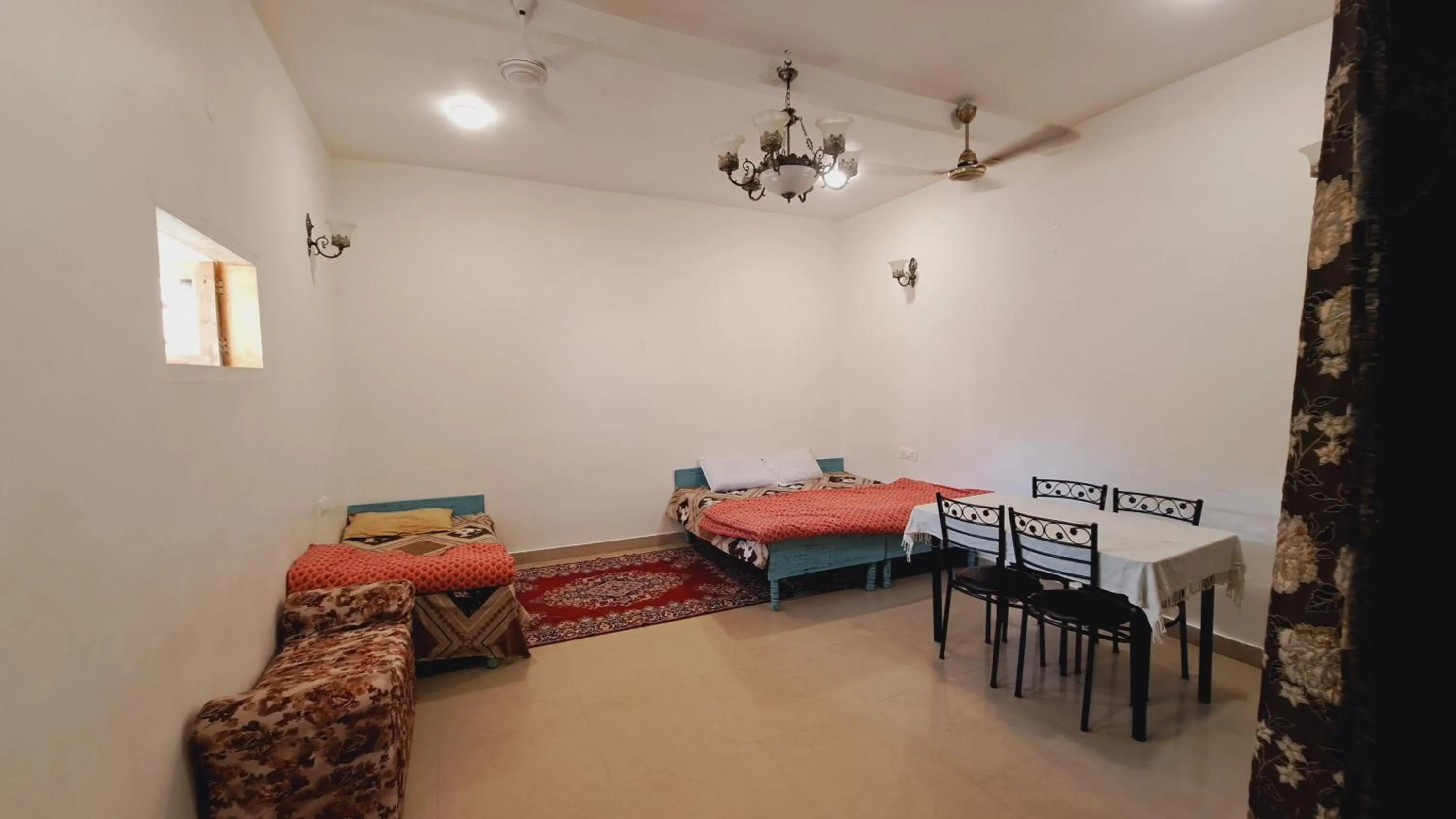 Two-Bedroom Apartment in Sufi Khandar Home Stay