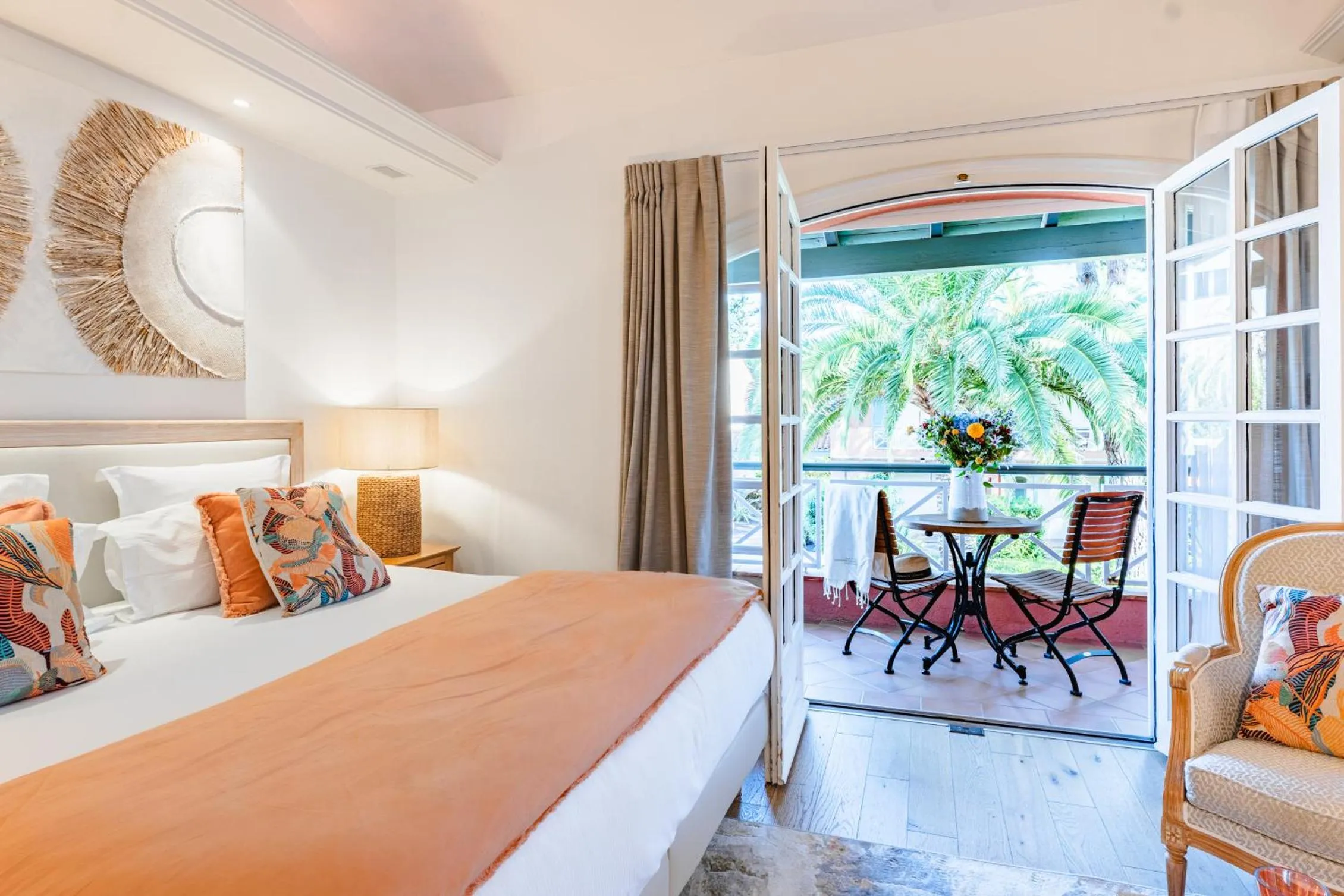 Photo of the whole room, Bed in Domaine de l'Astragale