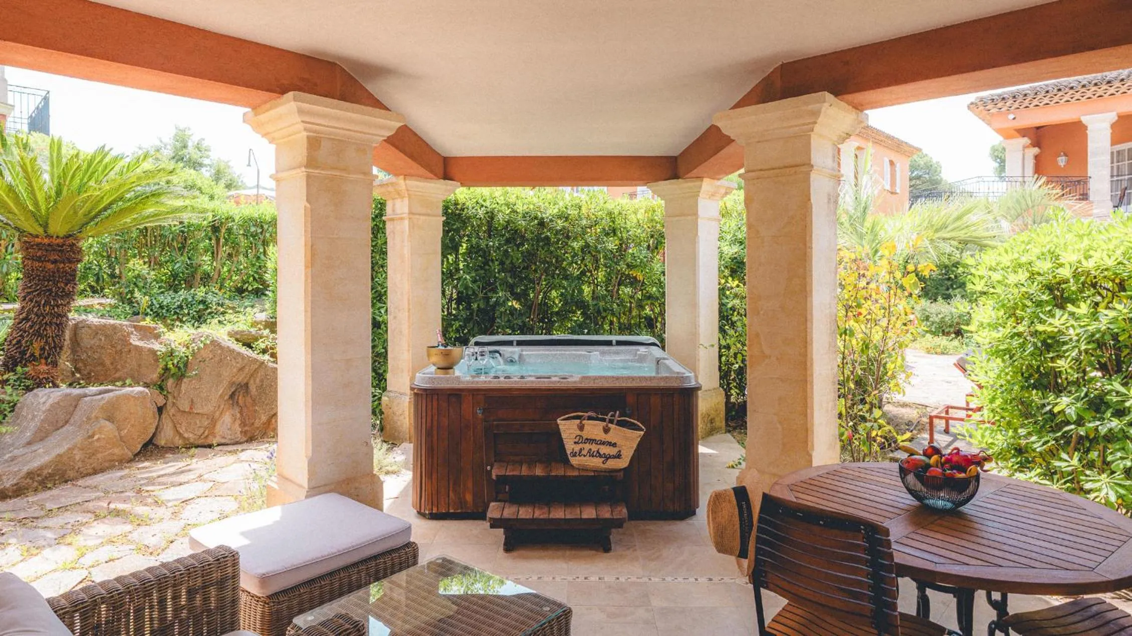 Spa and wellness centre/facilities in Domaine de l'Astragale