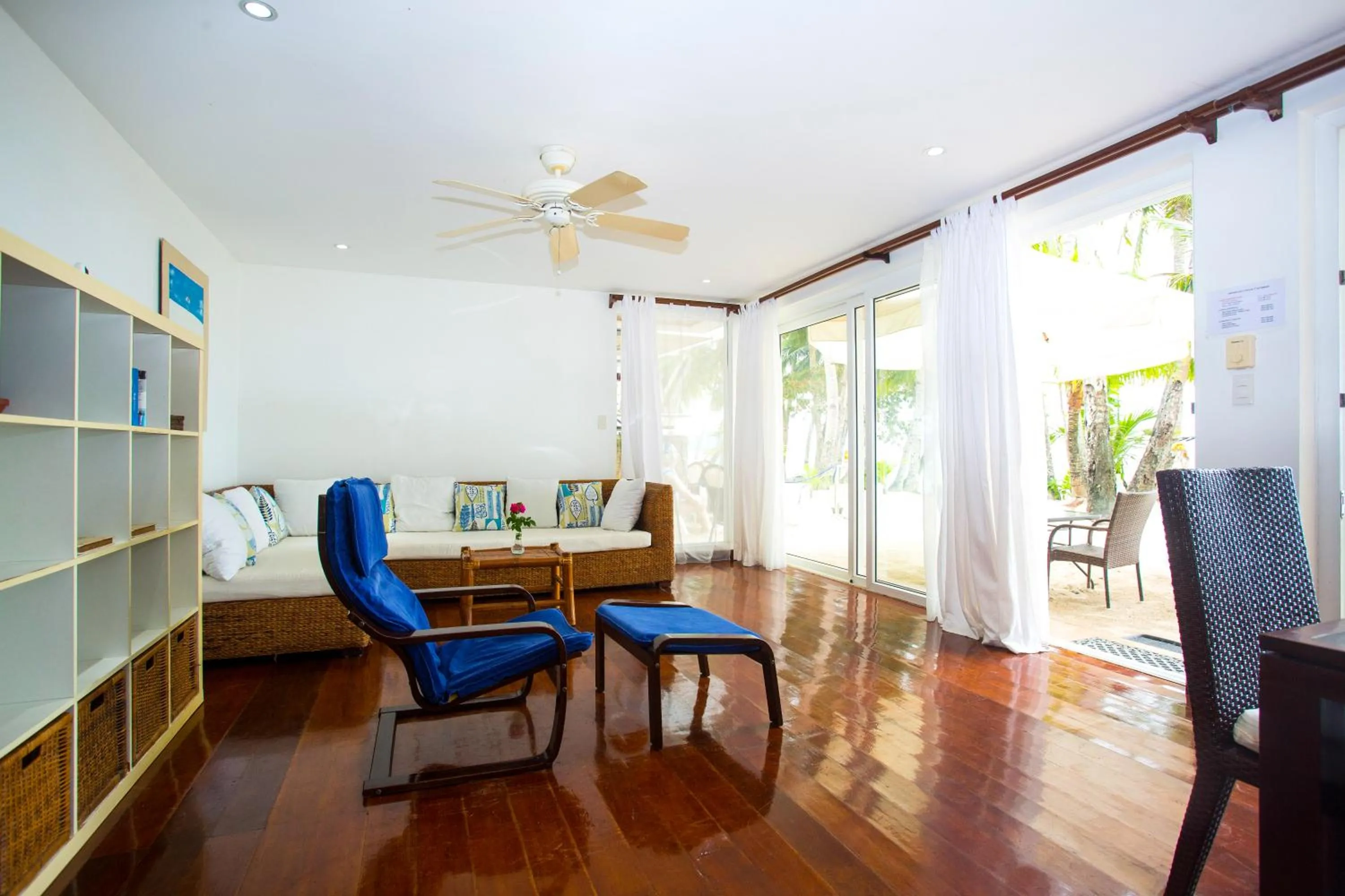 Facade/entrance in Mabuhay Beach House