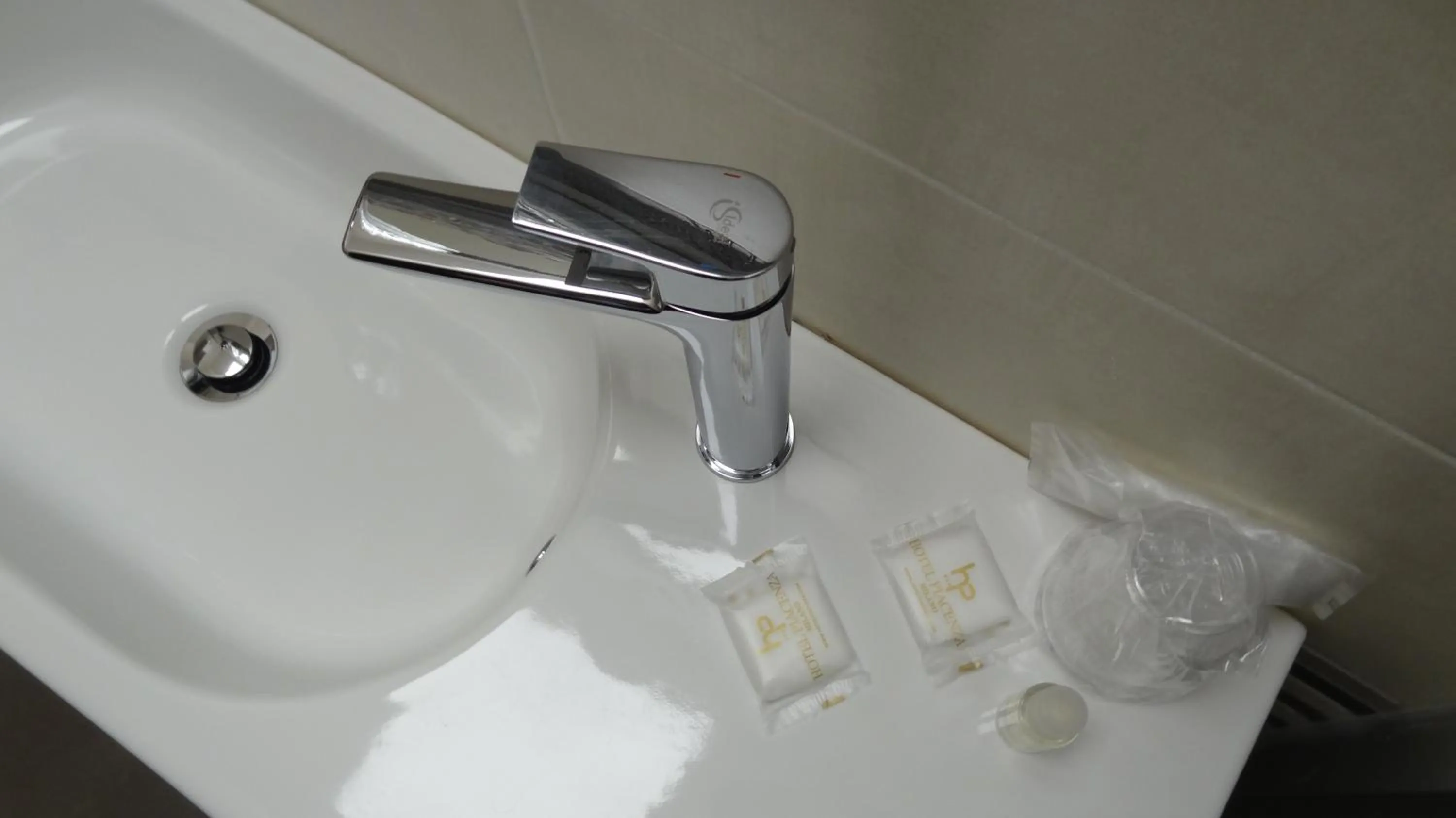 Toilet in Hotel Piacenza