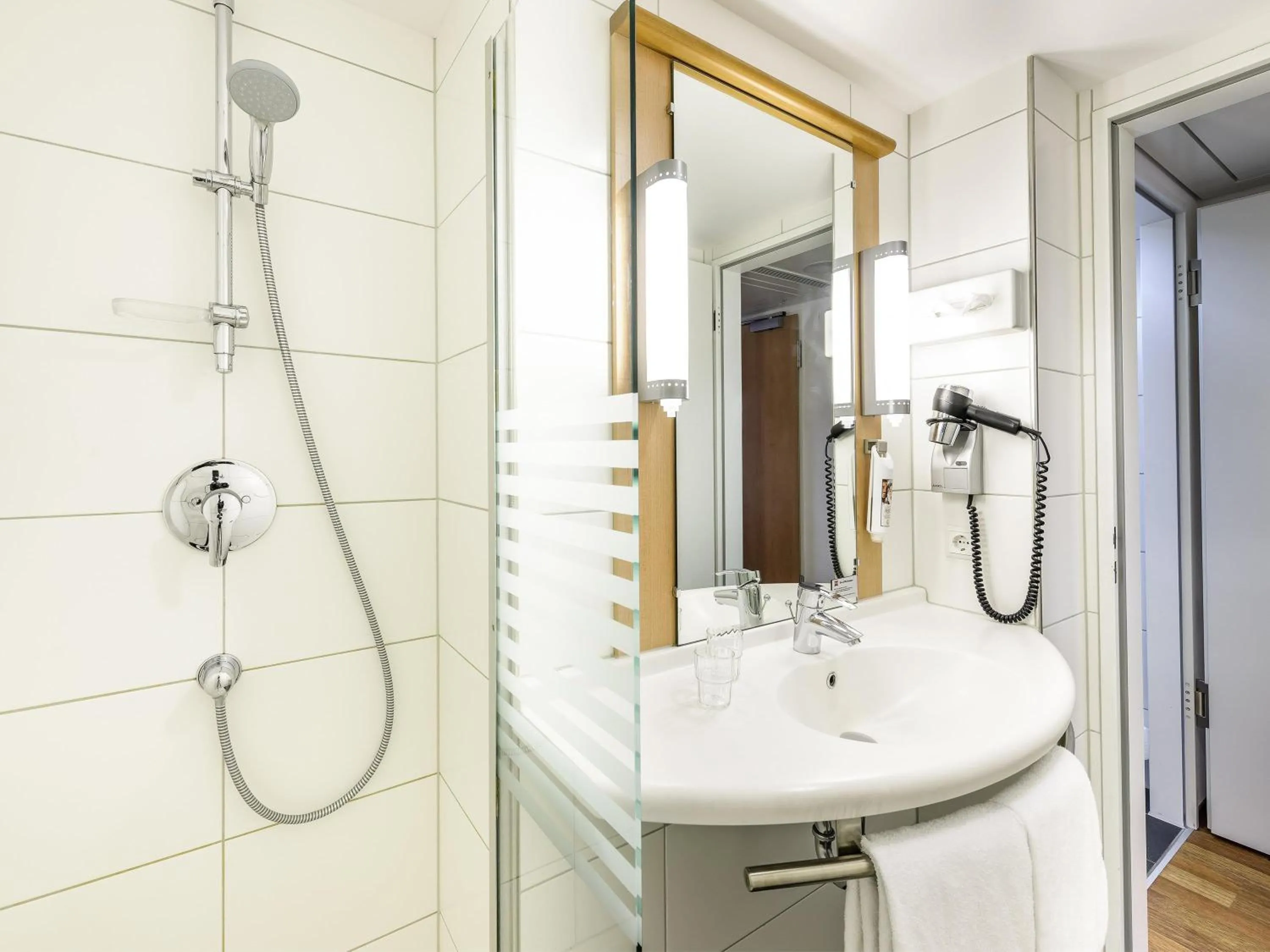 Bedroom in ibis Konstanz