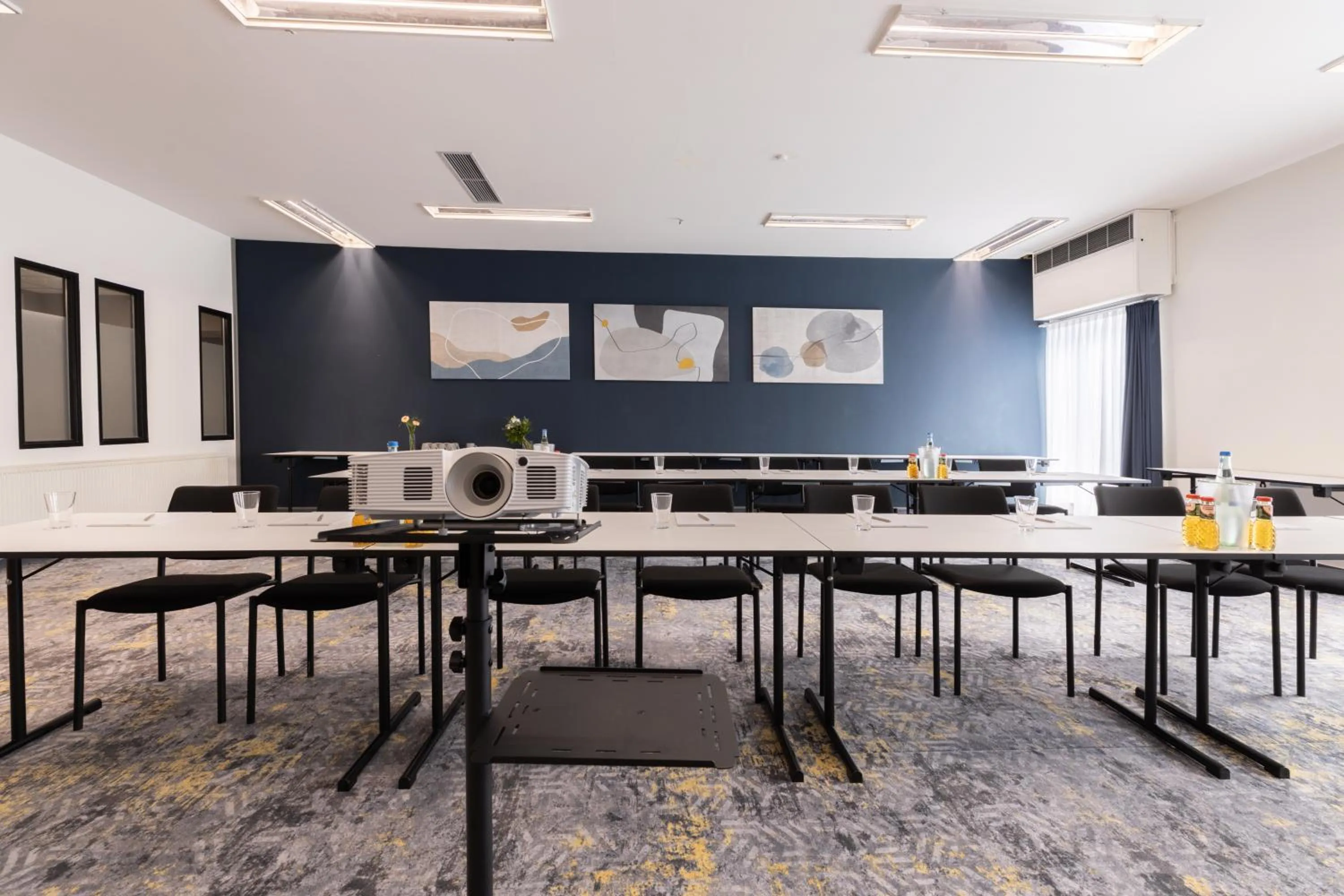 Meeting/conference room in Garner Hotel Elmshorn by IHG