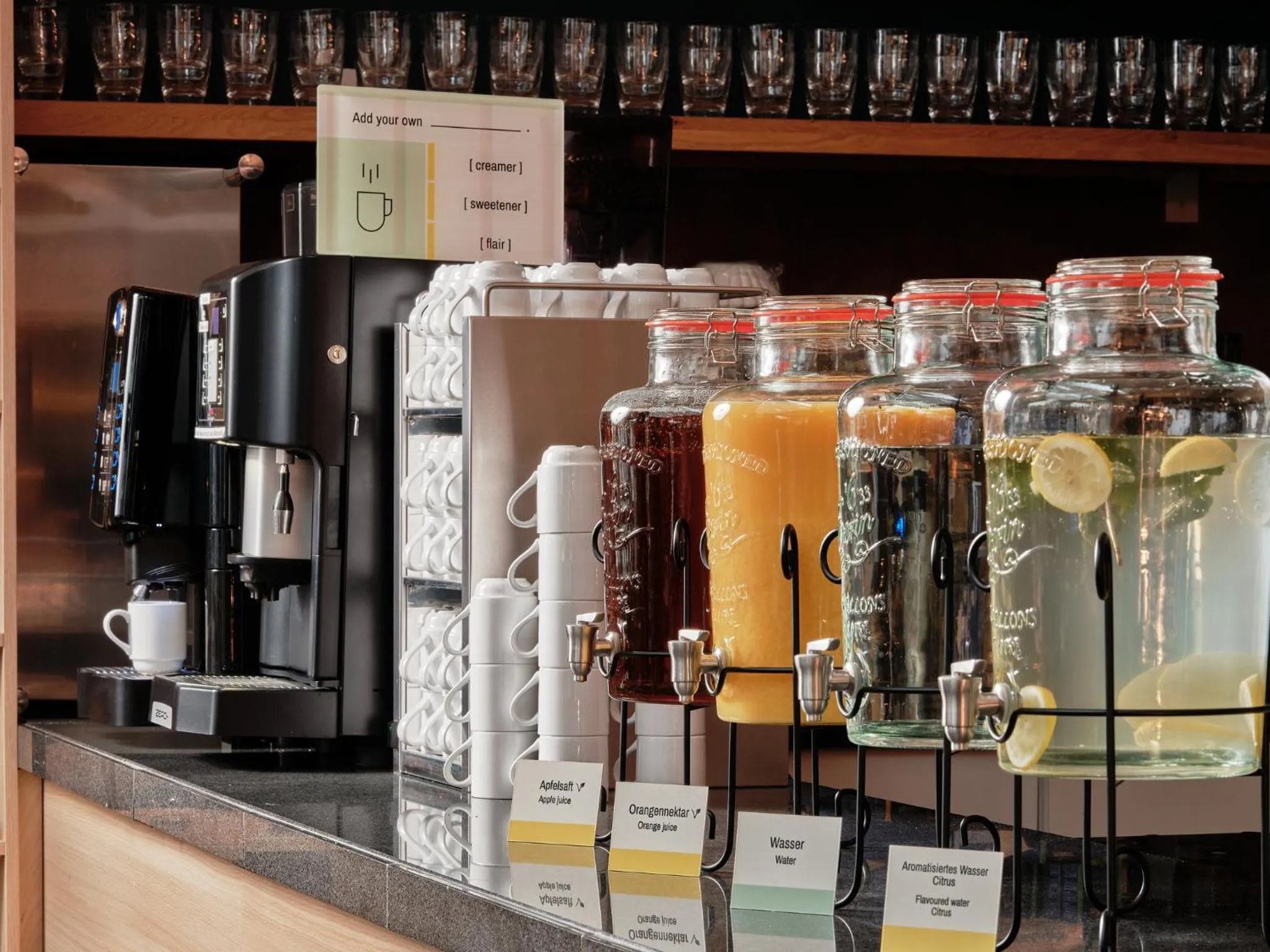 Restaurant/places to eat in Garner Hotel Elmshorn by IHG