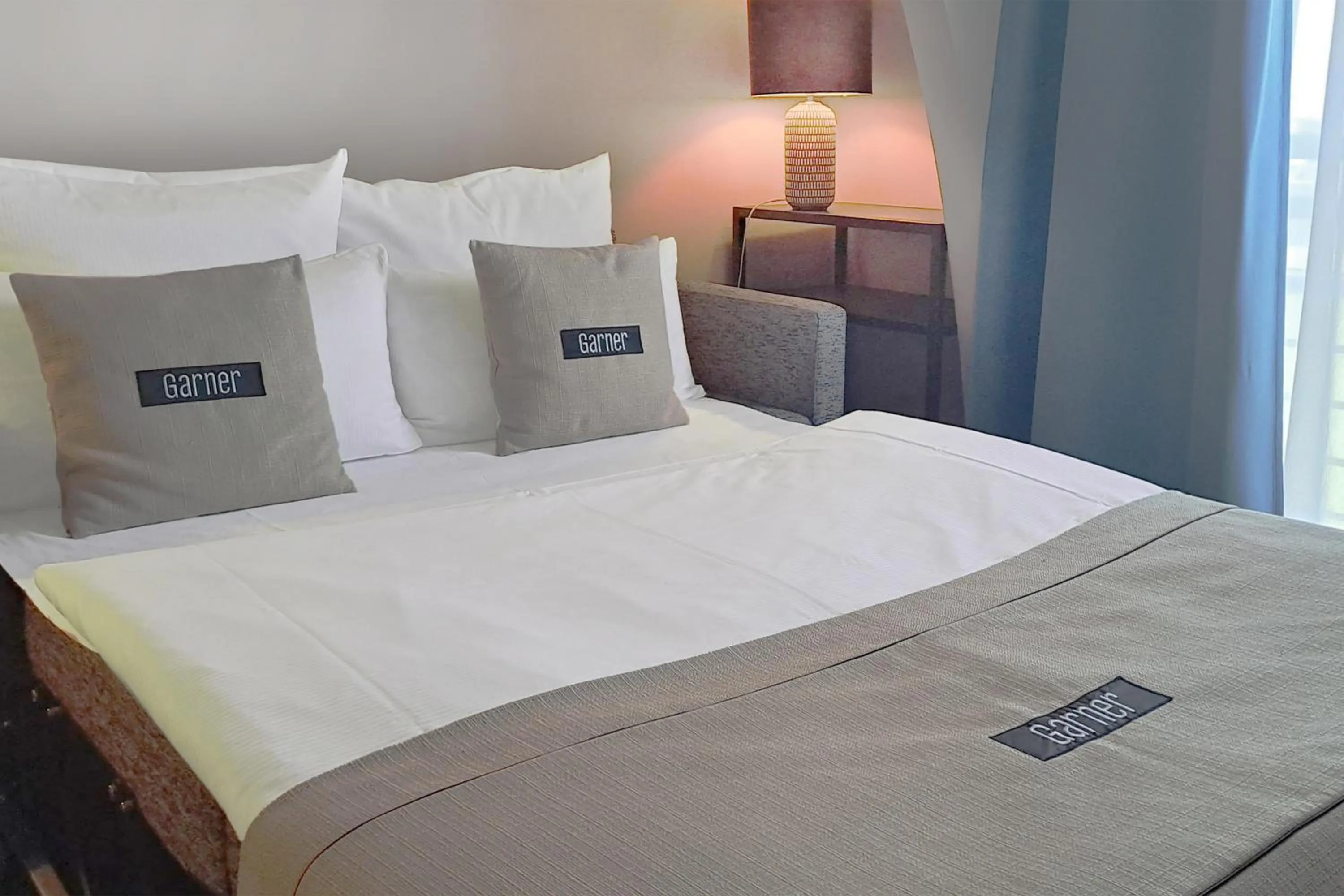 Bed in Garner Hotel Elmshorn by IHG