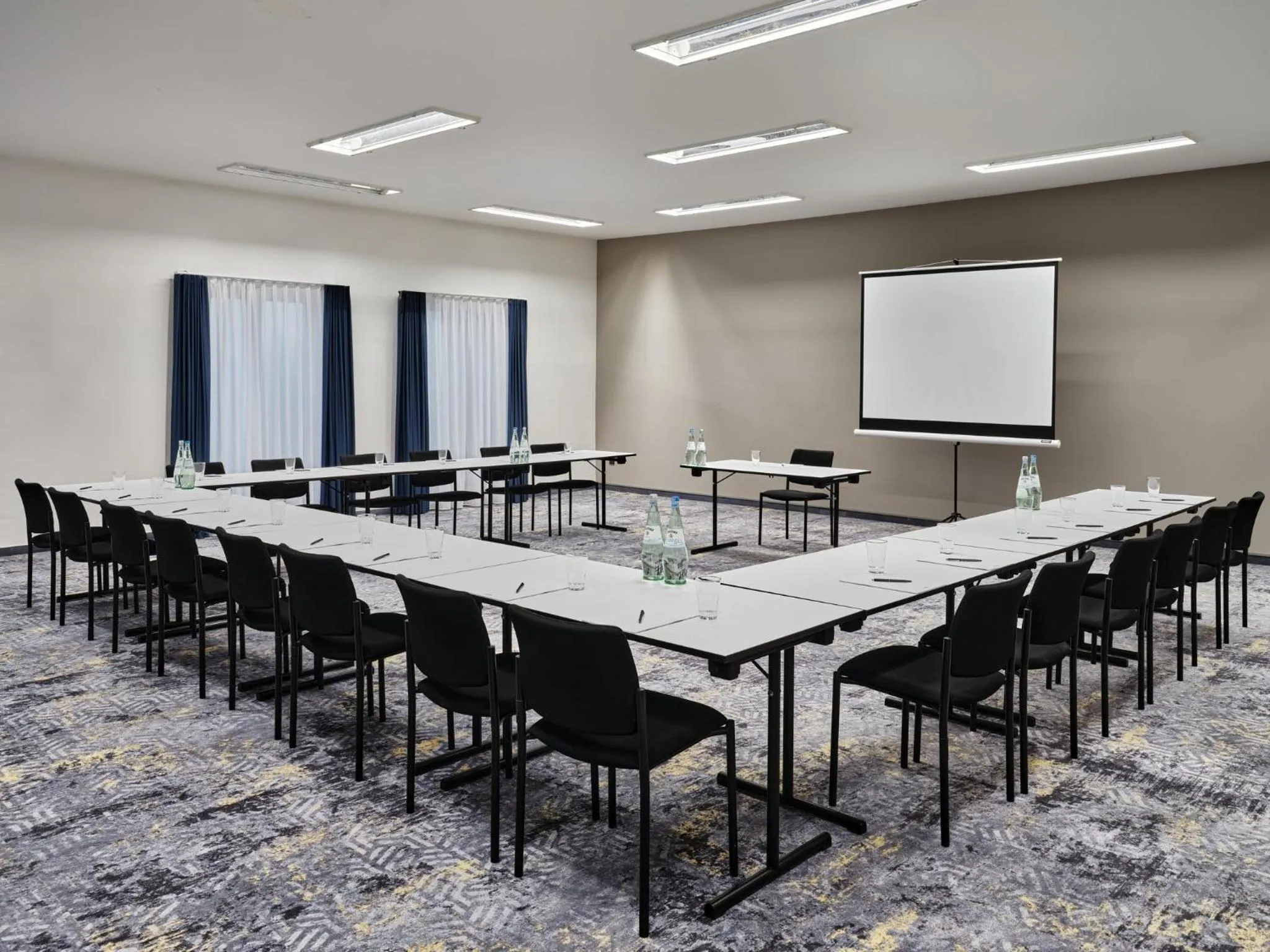 Meeting/conference room in Garner Hotel Elmshorn by IHG