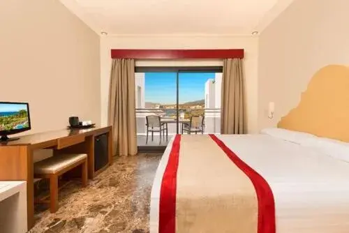 Double Room in Estepona Hotel & Spa Resort Double Room in Estepona Hotel & Spa Resort