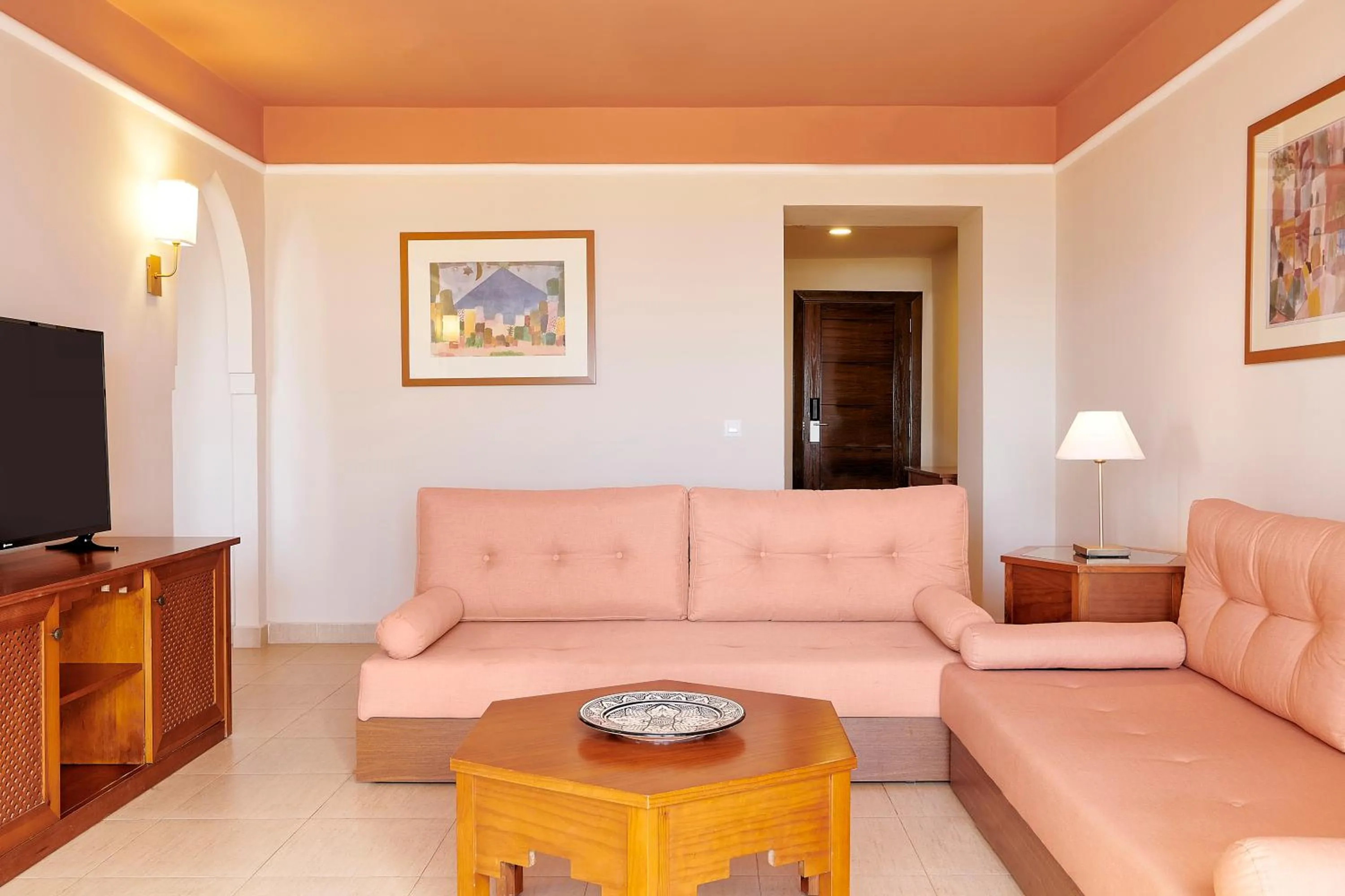 Area and facilities in Iberostar Waves Saidia