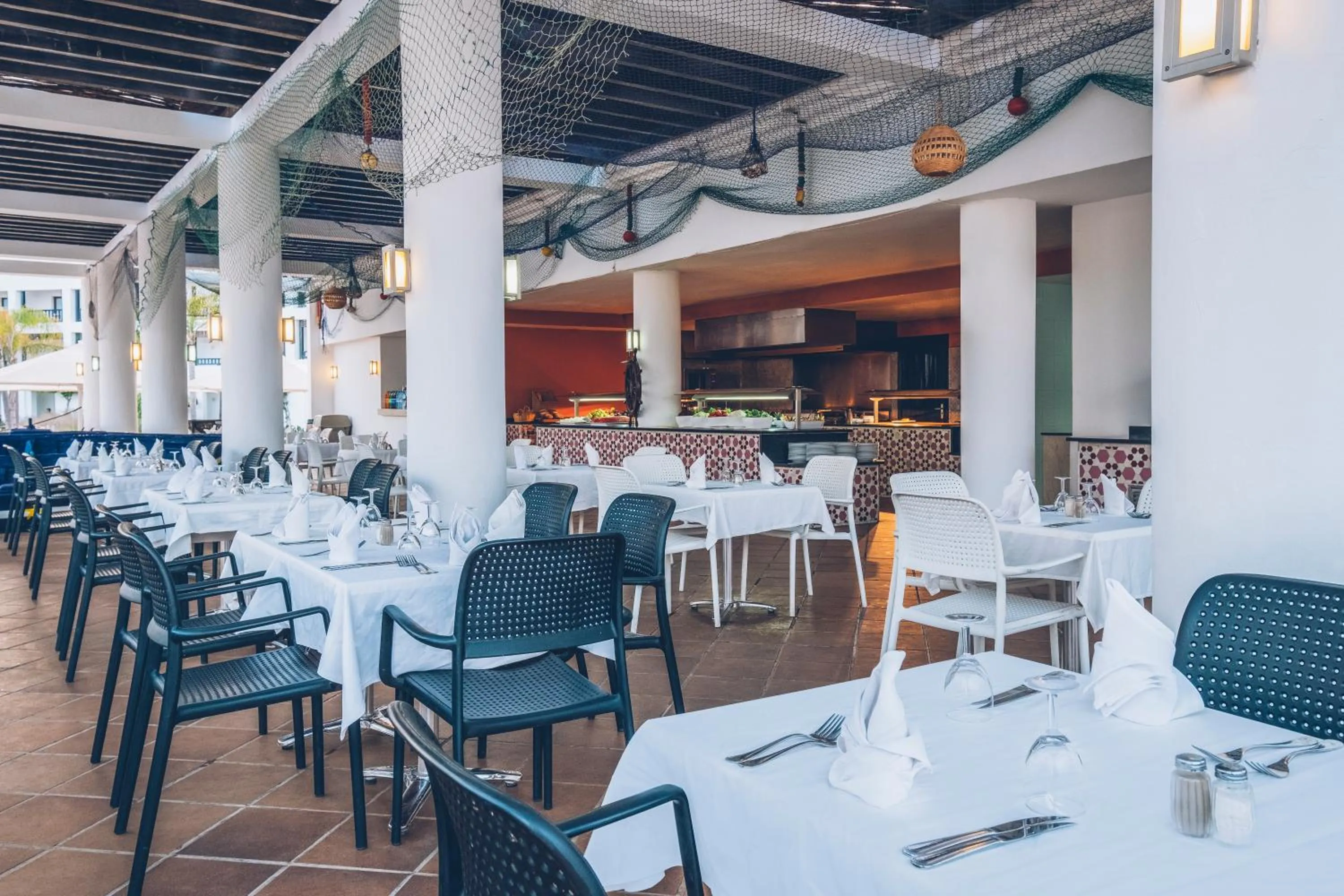 Lounge or bar in Iberostar Waves Saidia