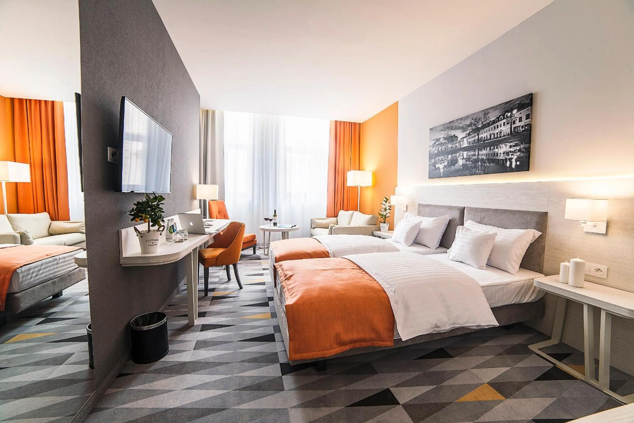 Photo of the whole room, Bed in Hotel Metropolitan