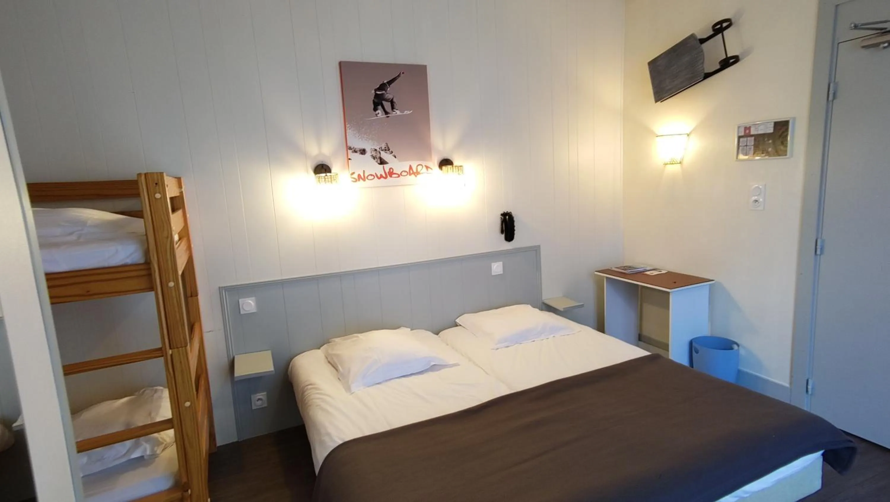 Bed in Hotel Le Colibri